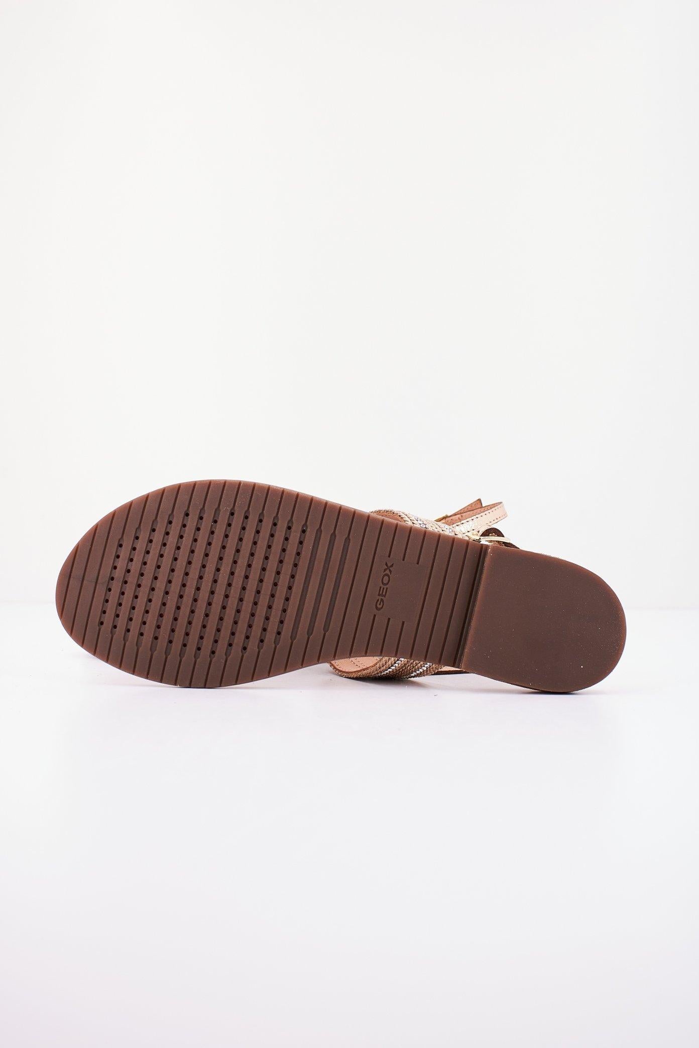 GEOX D SOZY PLUS en color ORO (4)