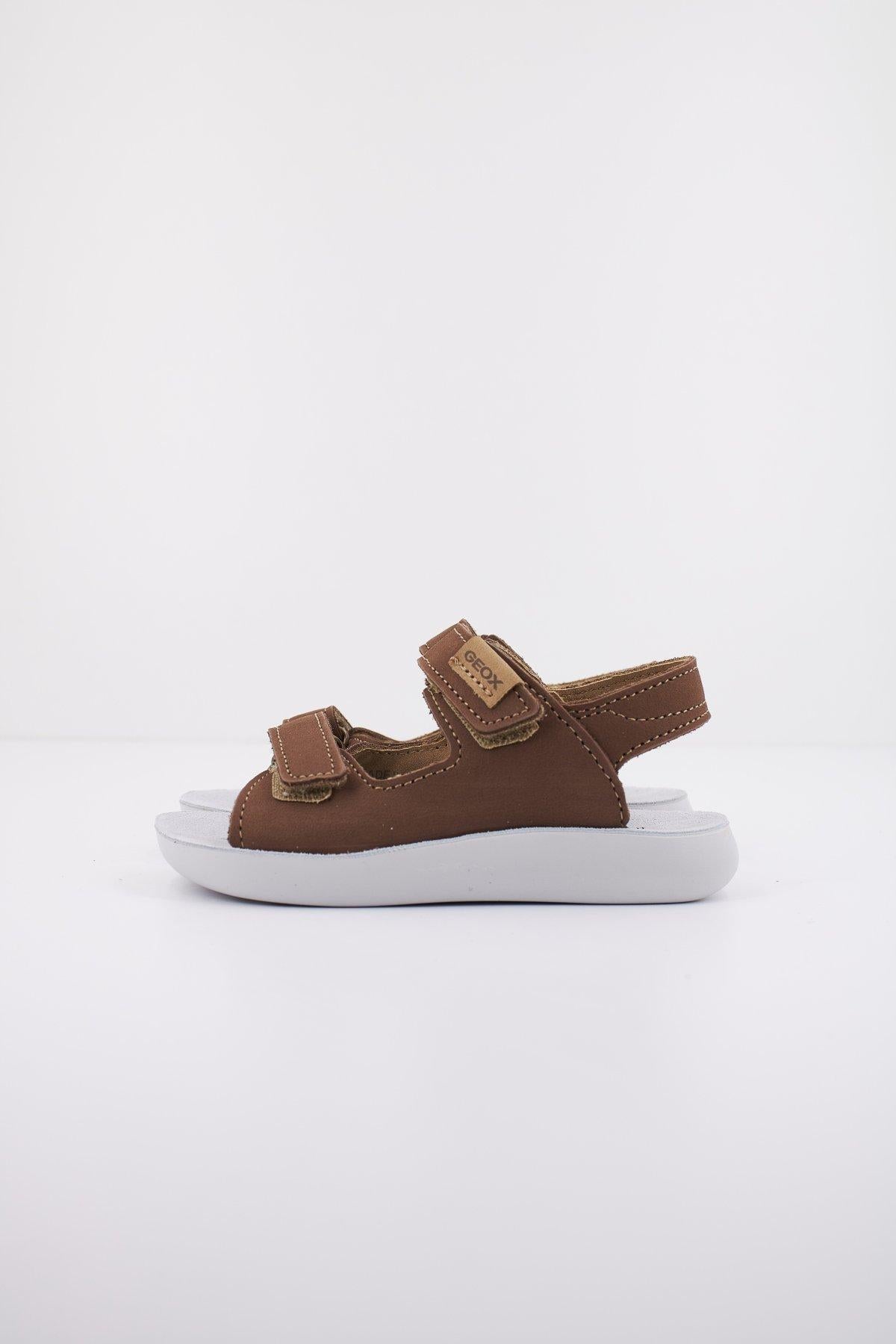 GEOX B SANDAL LIGHTFLOPPY en color MARRON (1)