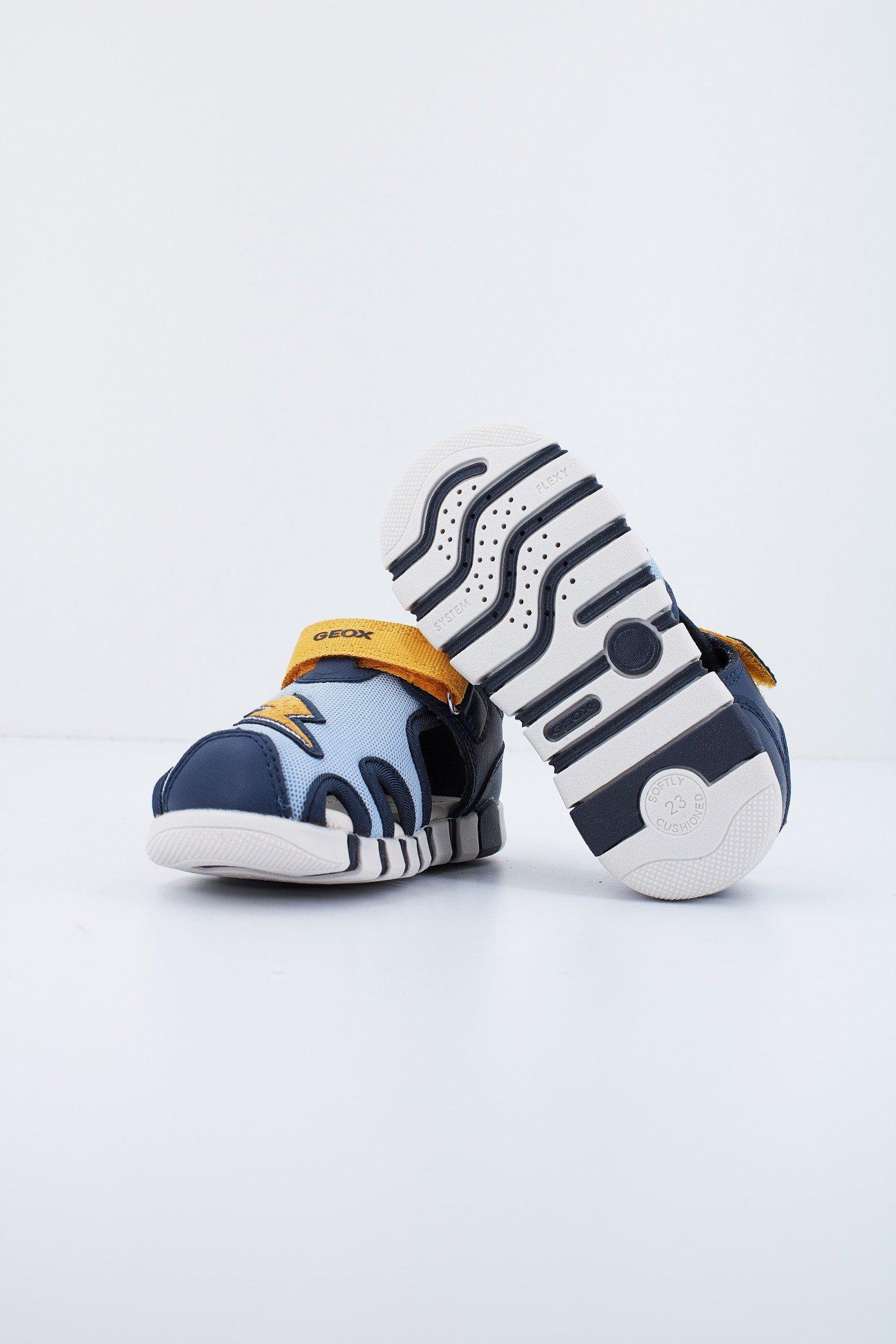 GEOX B SANDAL IUPIDOO B en color AZUL (4)