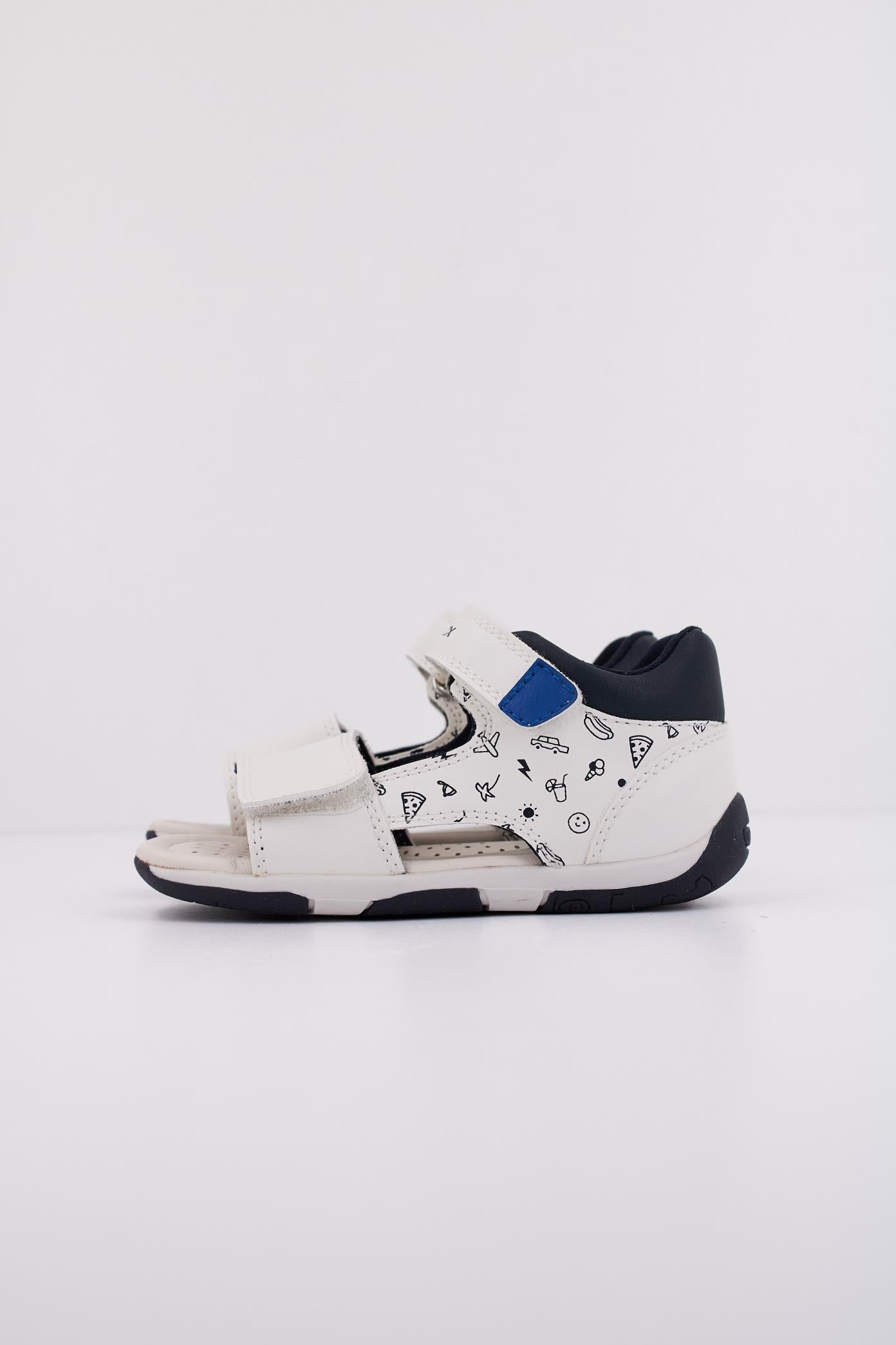 GEOX B SANDAL TAPUZ BOY en color BLANCO (1)