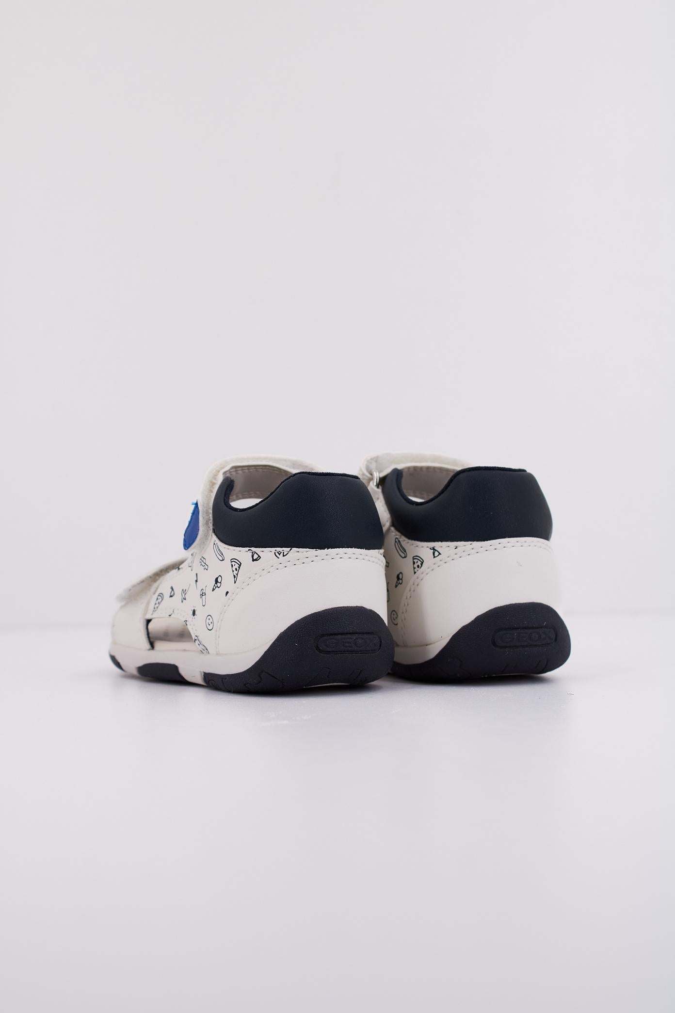 GEOX B SANDAL TAPUZ BOY en color BLANCO (4)