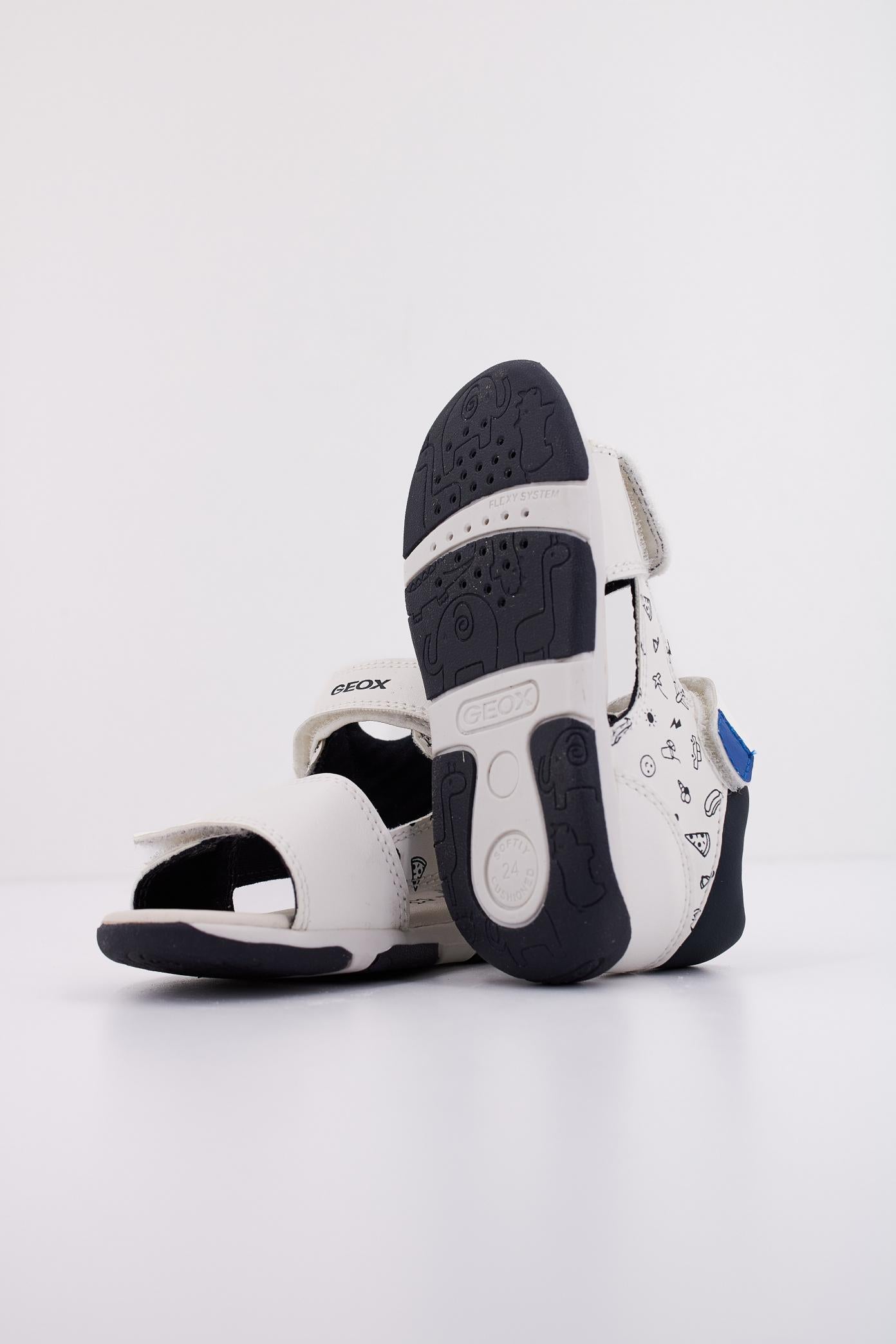 GEOX B SANDAL TAPUZ BOY en color BLANCO (5)