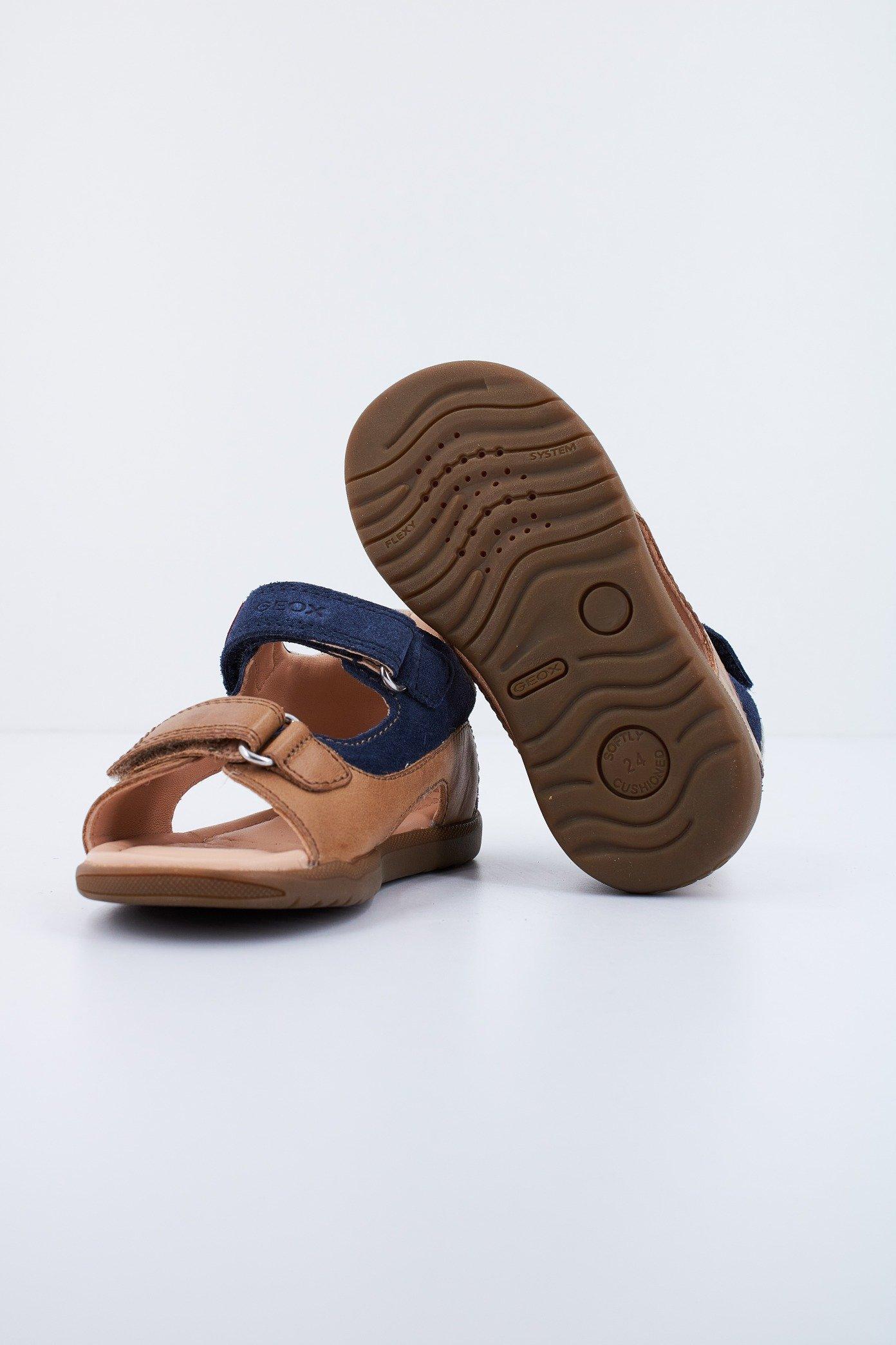 GEOX B S.MACCHIA B. A en color MARRON (4)