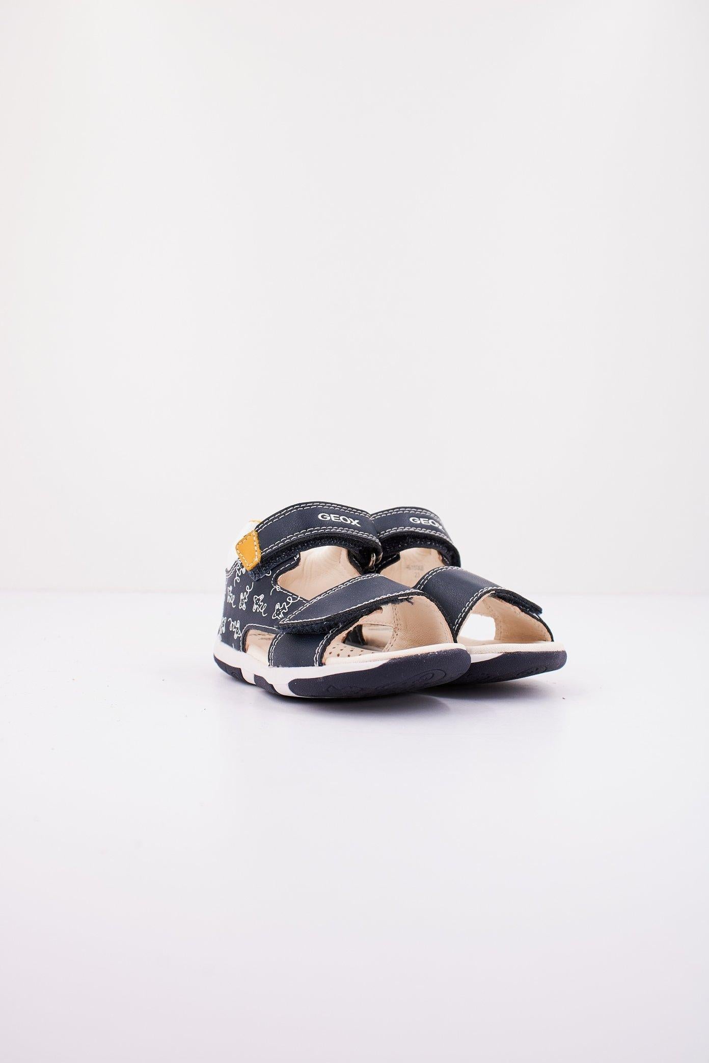 GEOX B SANDAL TAPUZ BOY en color AZUL (2)