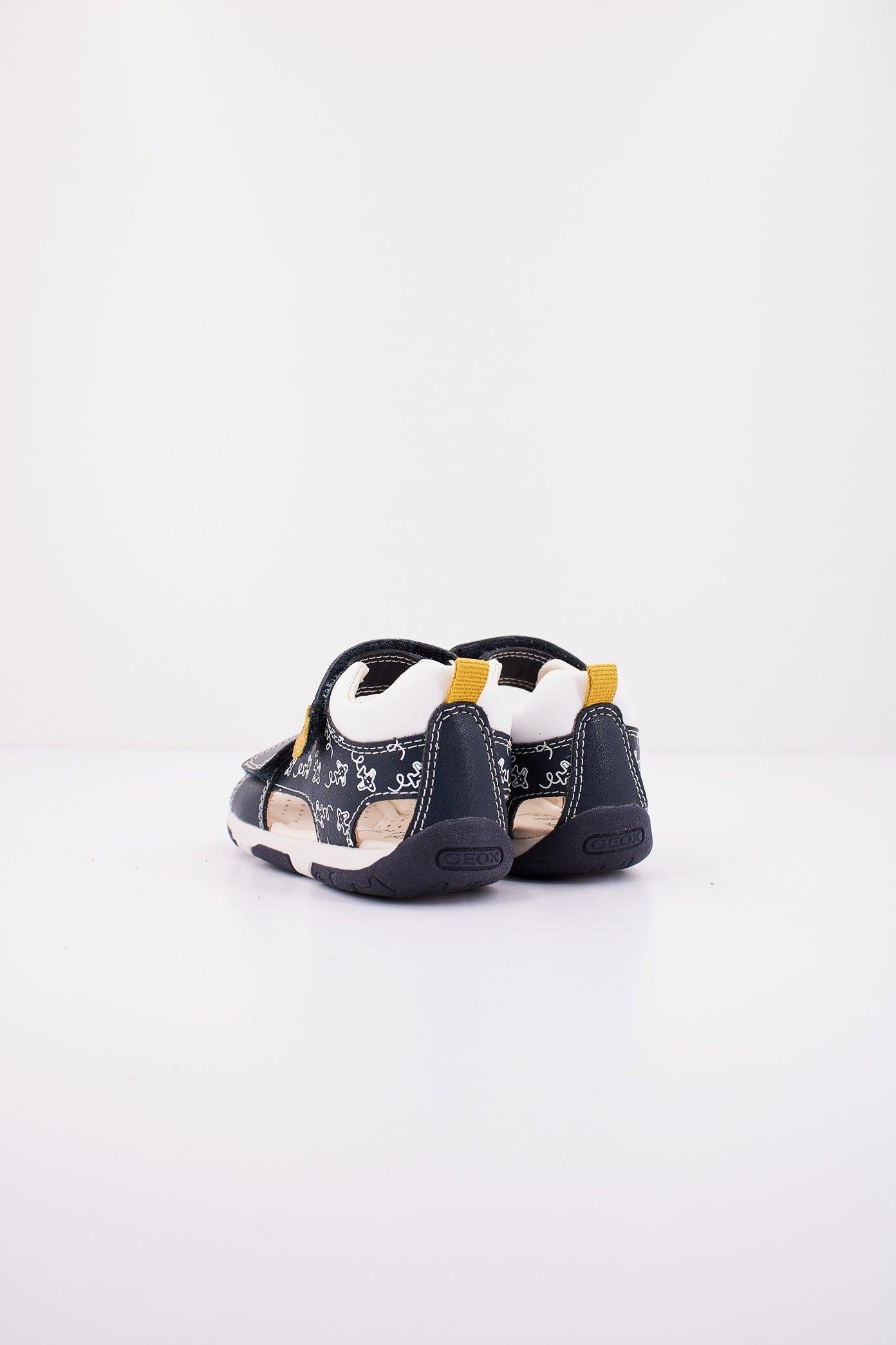 GEOX B SANDAL TAPUZ BOY en color AZUL (3)