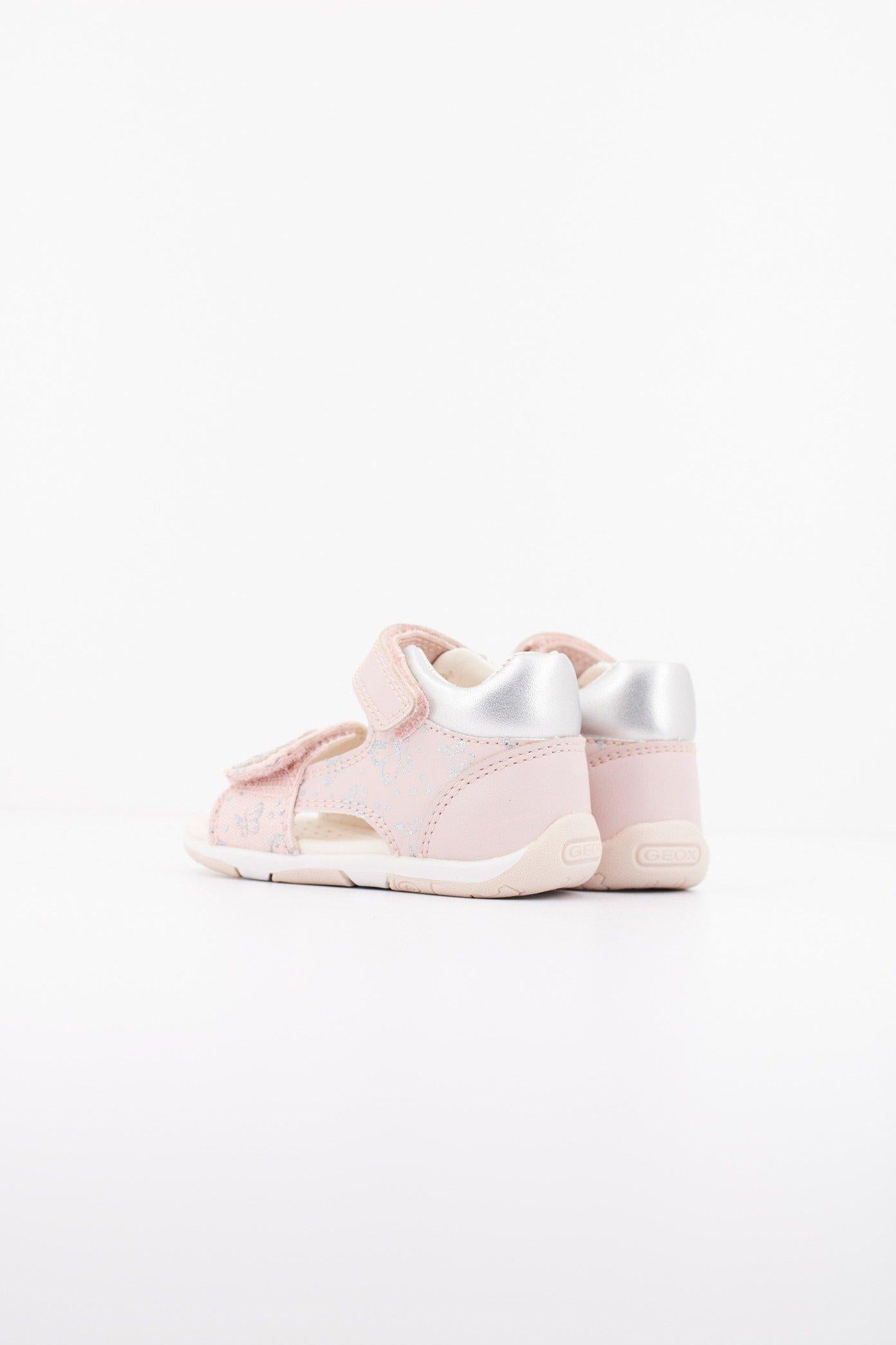 GEOX B SANDAL TAPUZ GIRL en color ROSA (3)