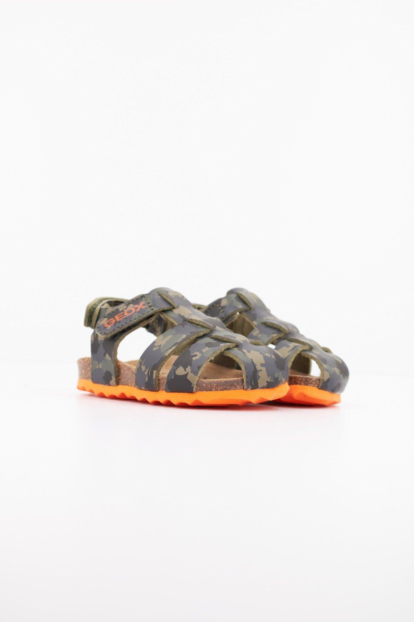 GEOX B SANDAL CHALKI BOY en color VERDE (2)