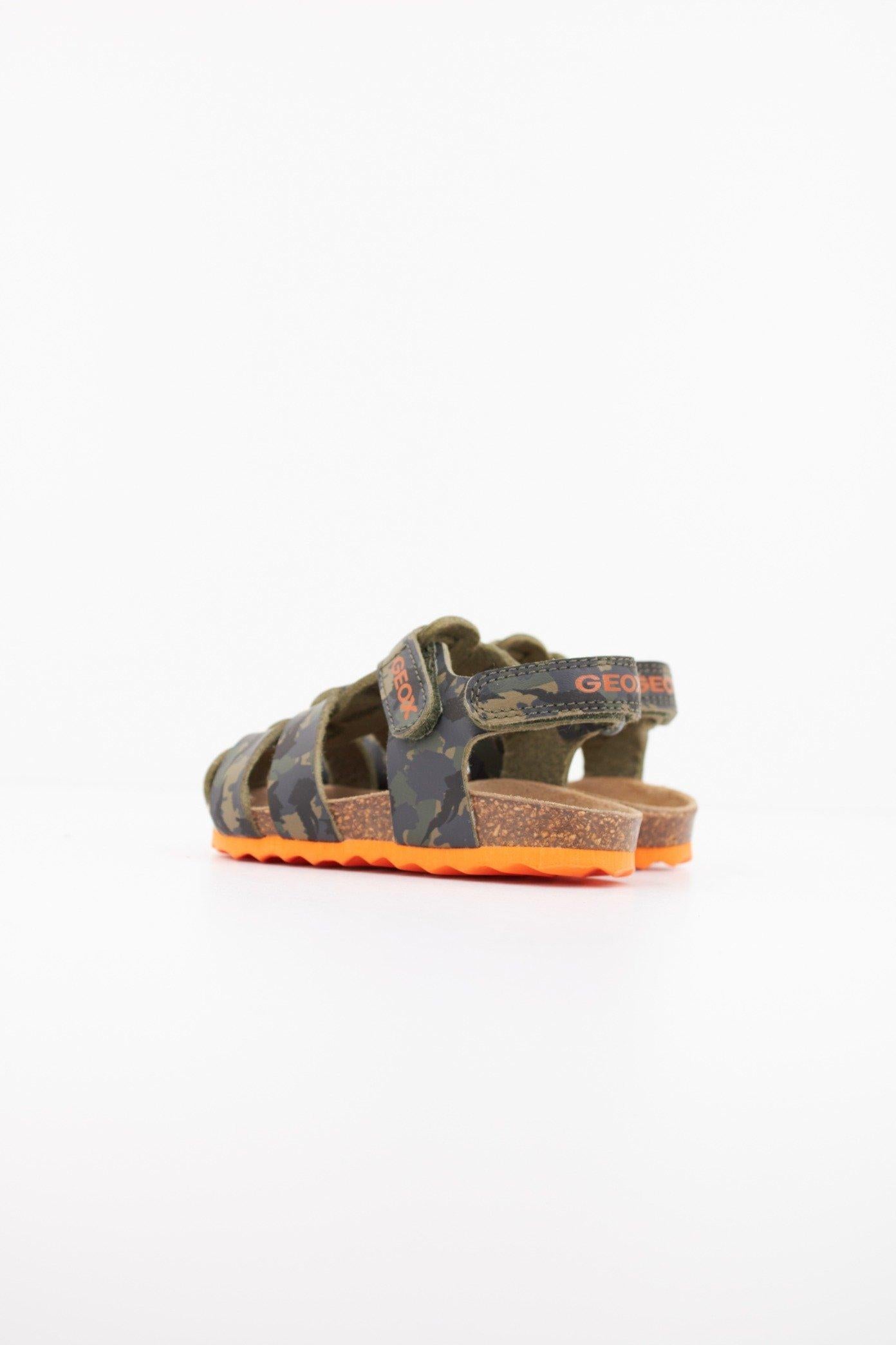 GEOX B SANDAL CHALKI BOY en color VERDE (3)