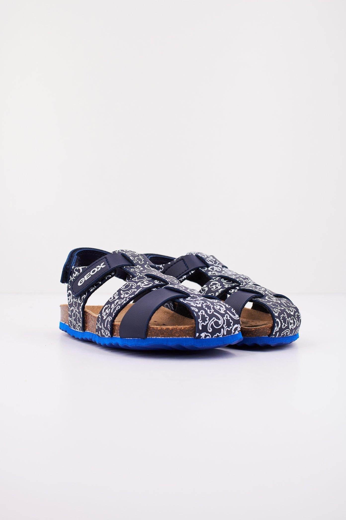 GEOX B SANDAL CHALKI BOY en color AZUL (2)