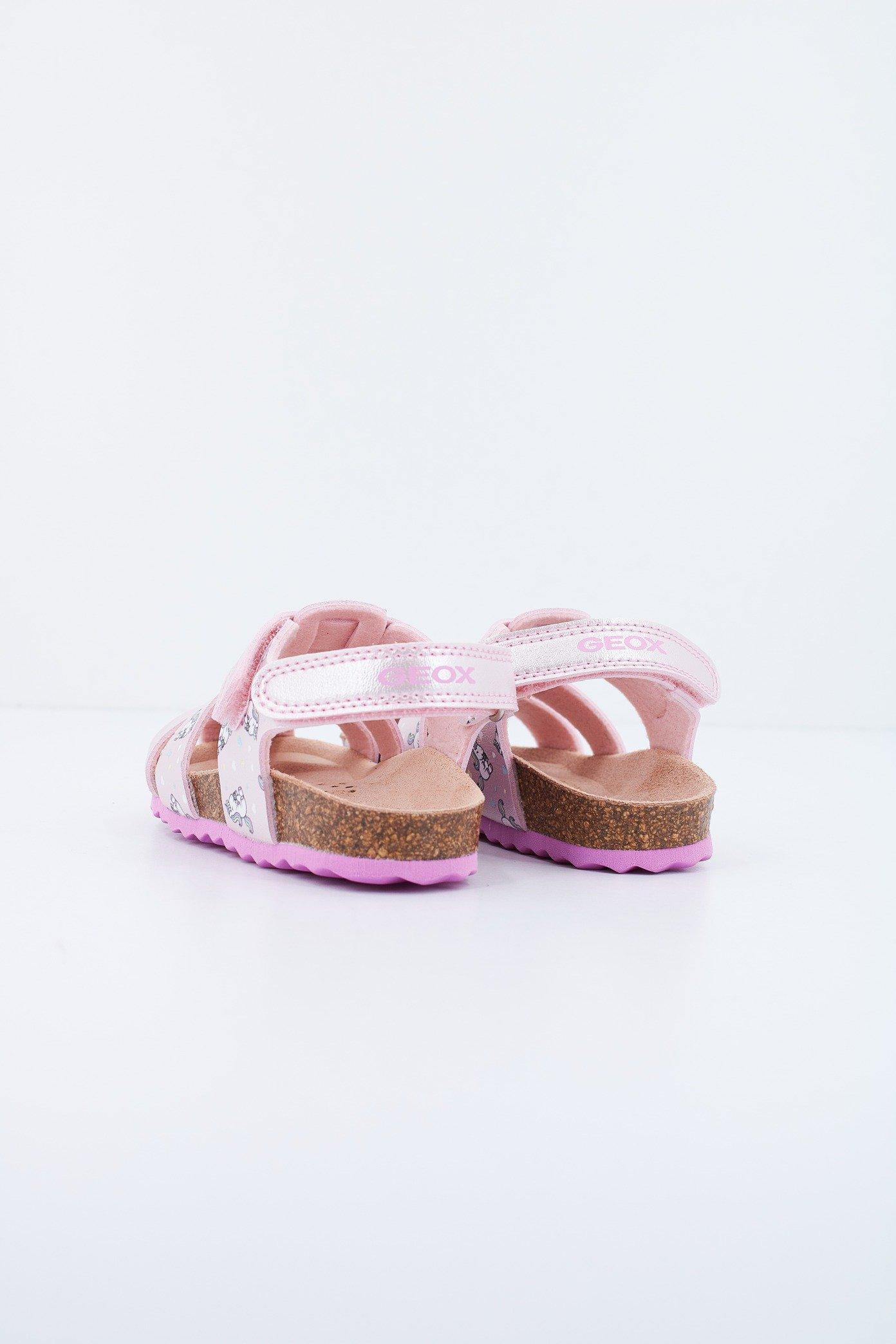 GEOX B SANDAL CHALKI GIRL en color ROSA (3)
