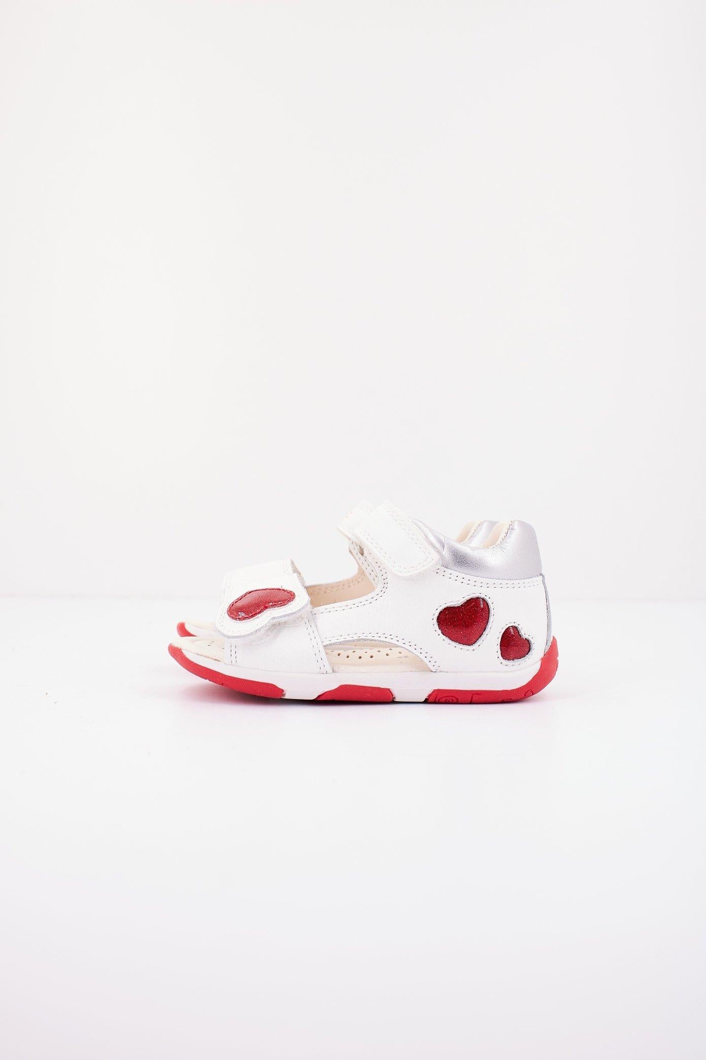 GEOX B SANDAL TAPUZ GIRL en color BLANCO (1)