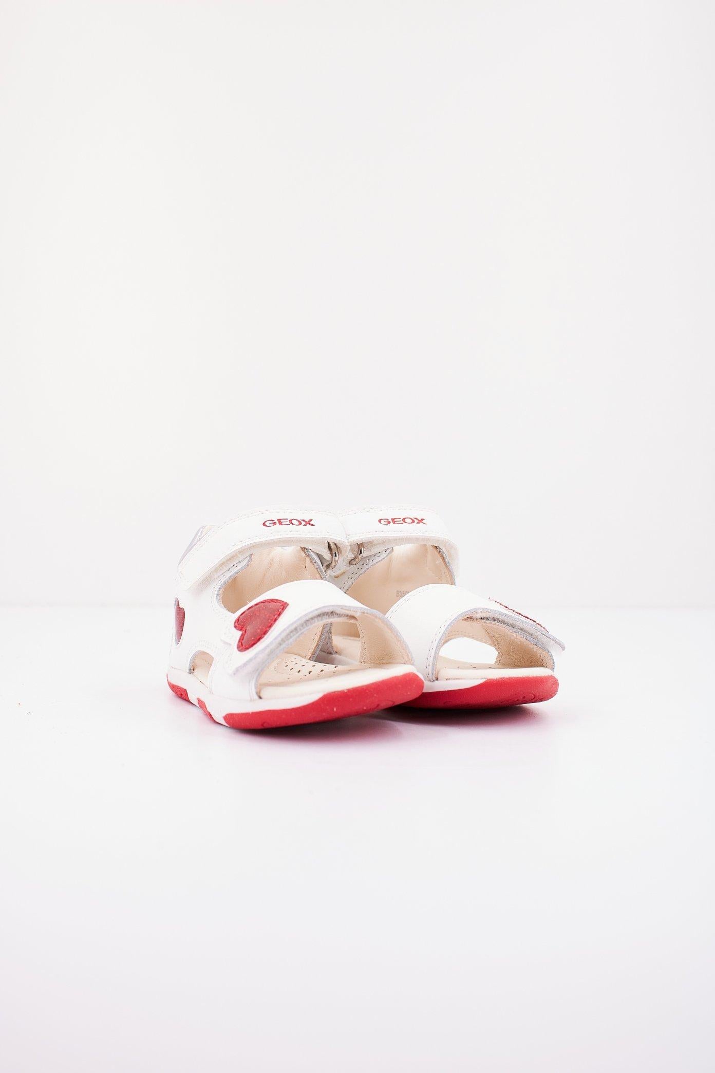 GEOX B SANDAL TAPUZ GIRL en color BLANCO (2)