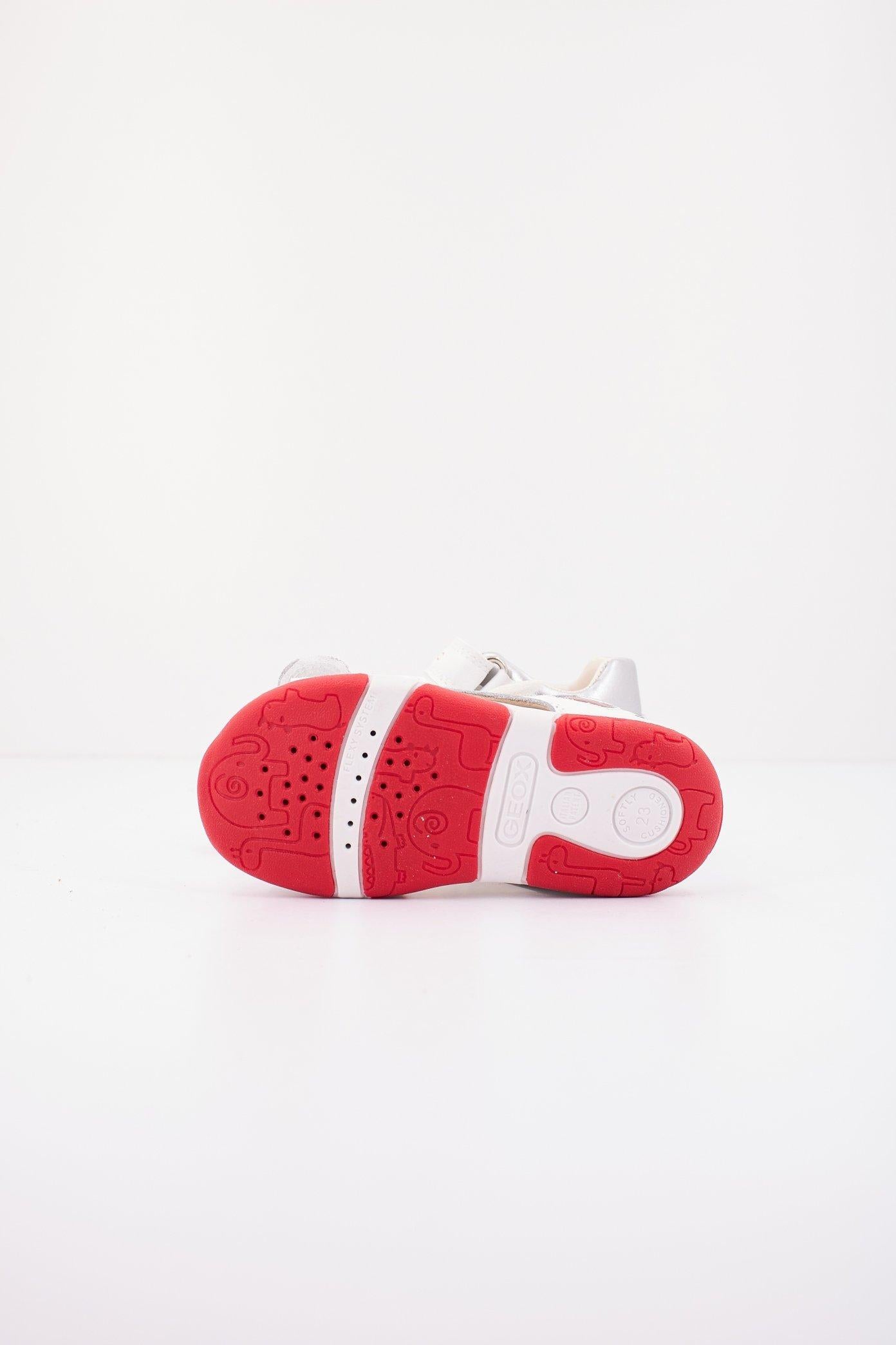 GEOX B SANDAL TAPUZ GIRL en color BLANCO (4)