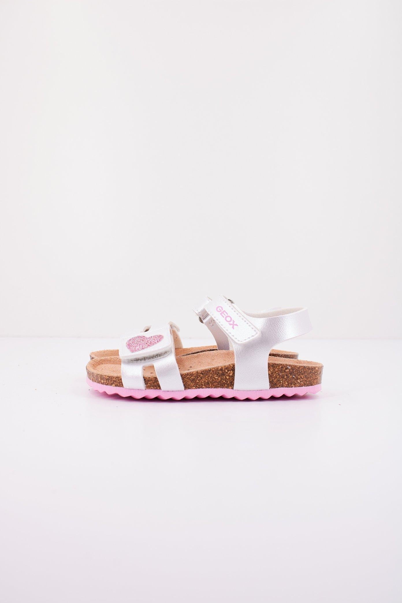 GEOX B SANDAL CHALKI GIRL en color BLANCO (1)