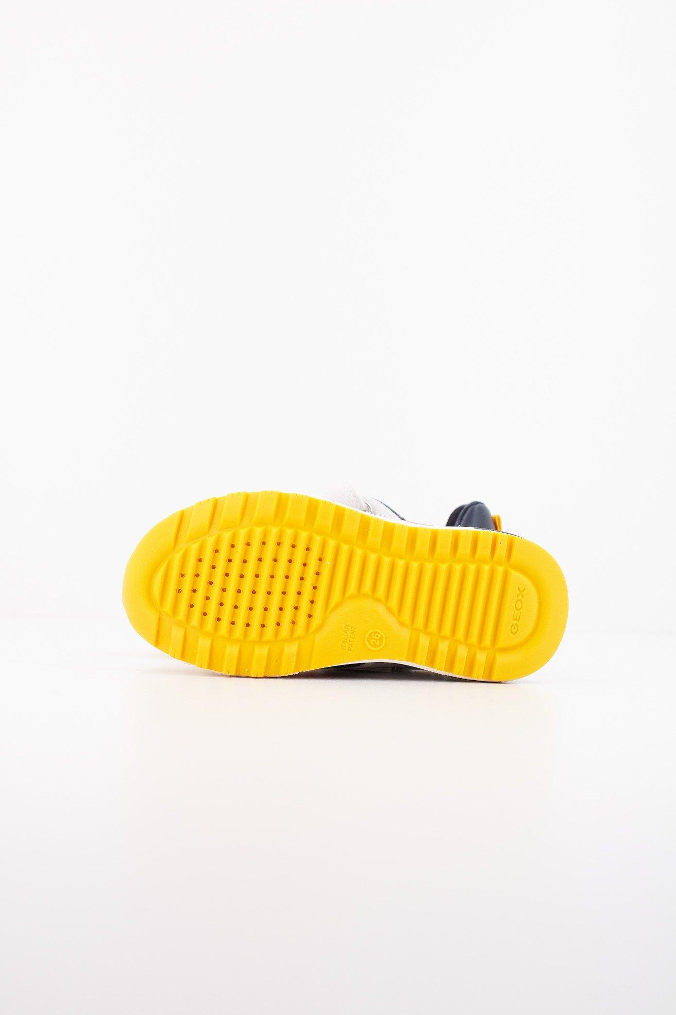 GEOX B ALBEN BOY en color BEIS (4)