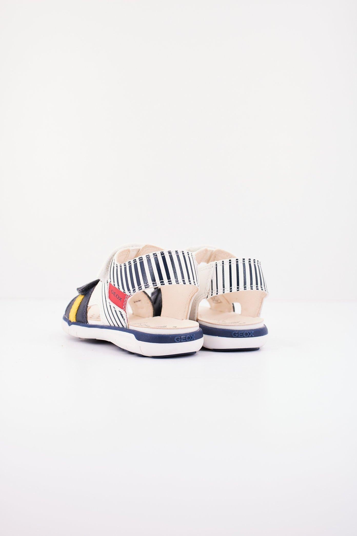 GEOX B SANDAL DELHI BOY en color AZUL (3)