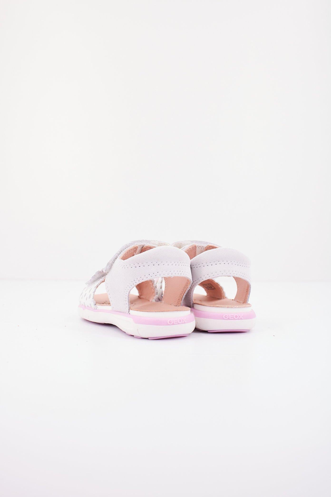 GEOX B SANDAL DELHI GIRL en color BLANCO (3)