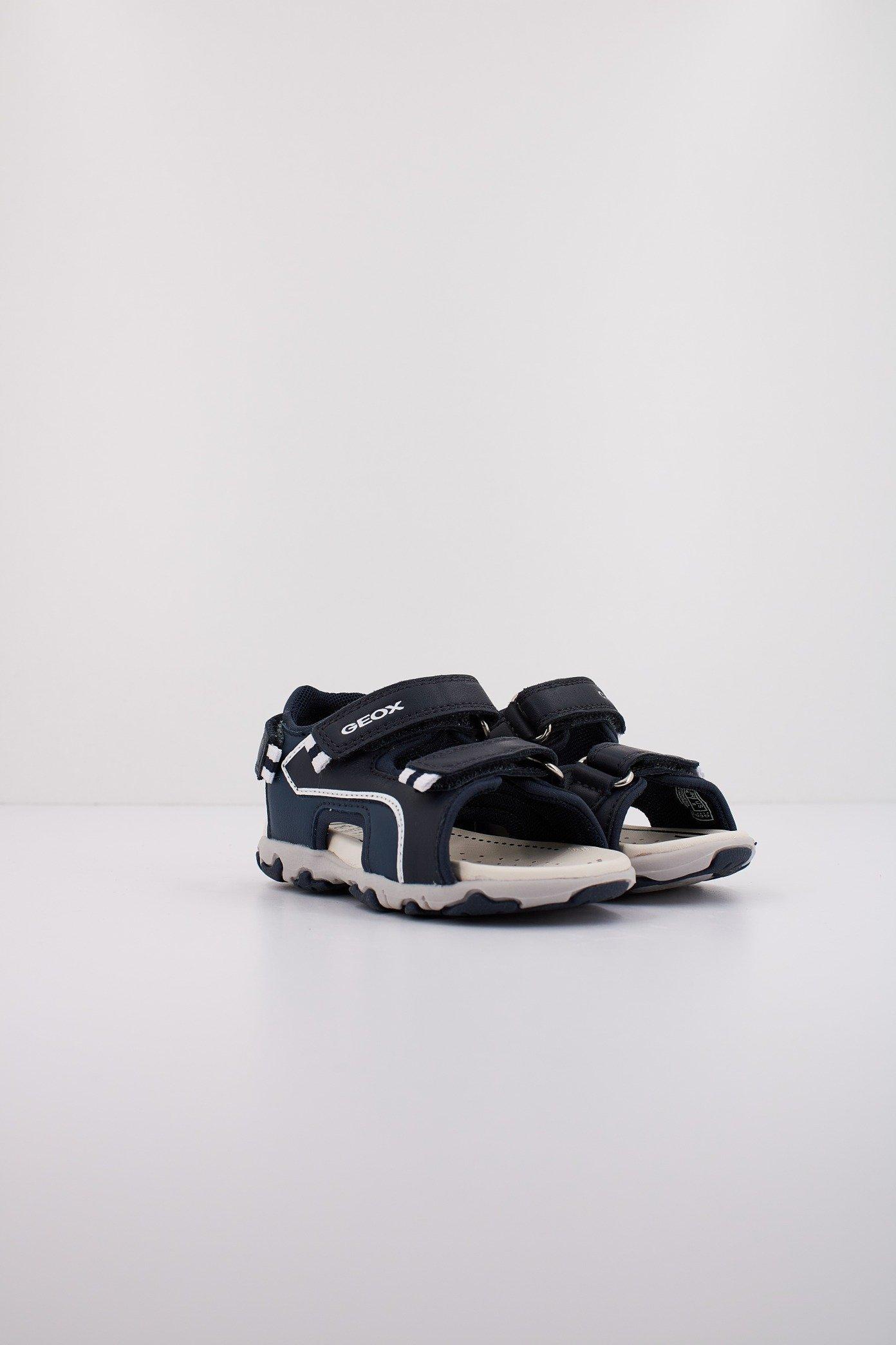 GEOX B SANDAL FLAFFEE BOY en color AZUL (2)