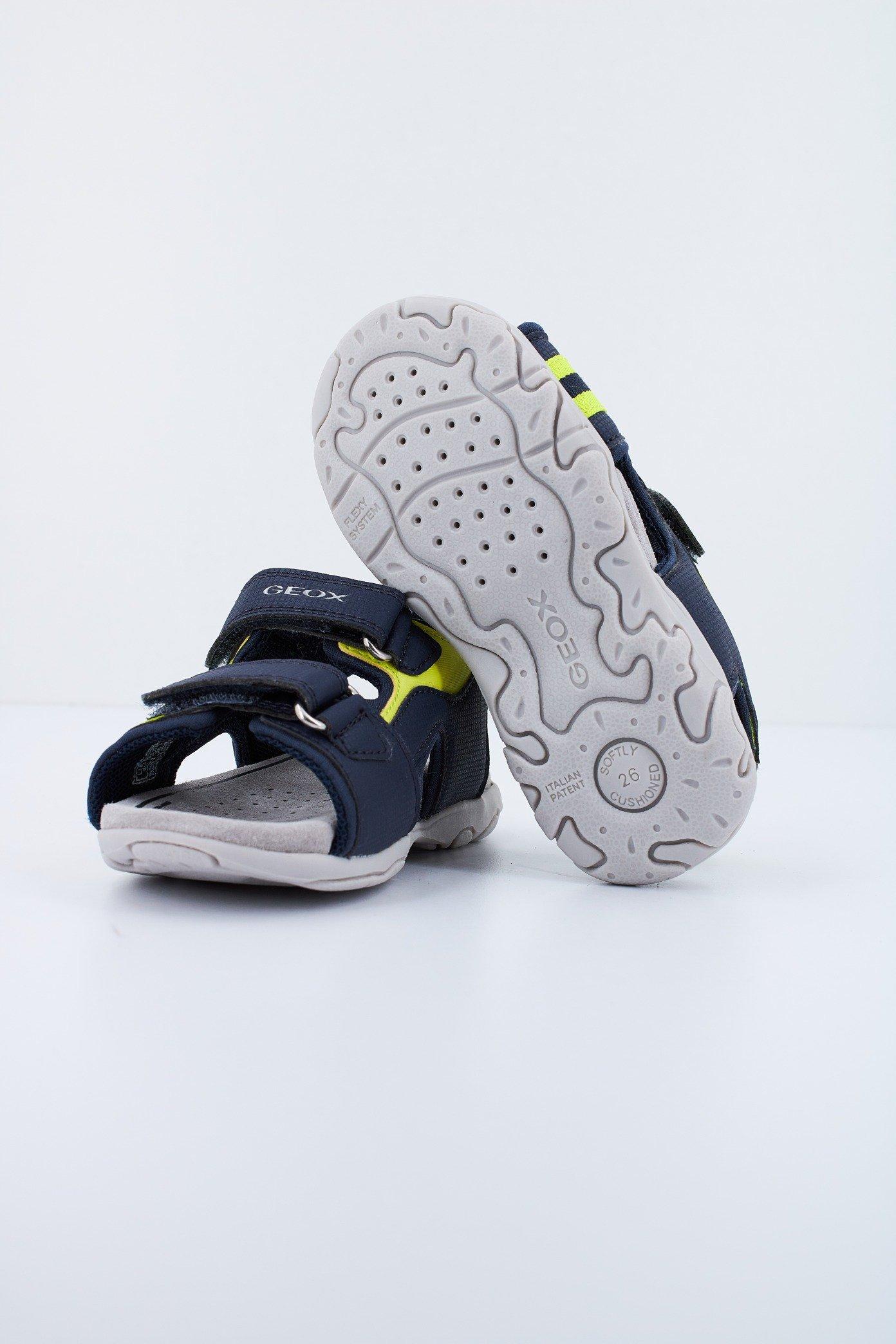 GEOX B SANDAL FLAFFEE BOY en color AZUL (4)