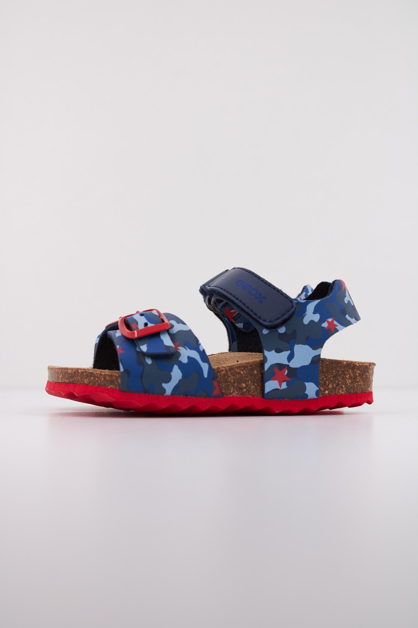 GEOX B SANDAL CHALKI BOY en color AZUL (1)
