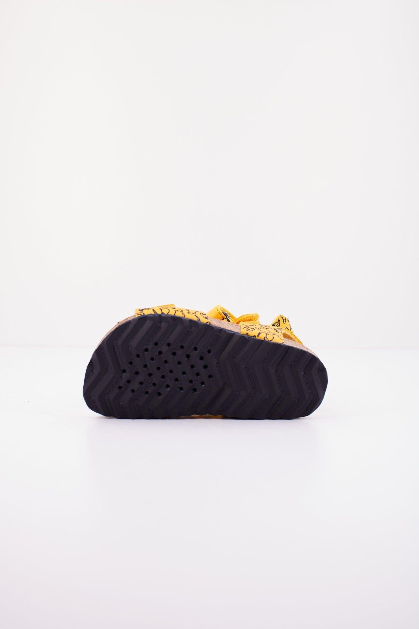 GEOX B SANDAL CHALKI BOY en color AMARILLO (4)