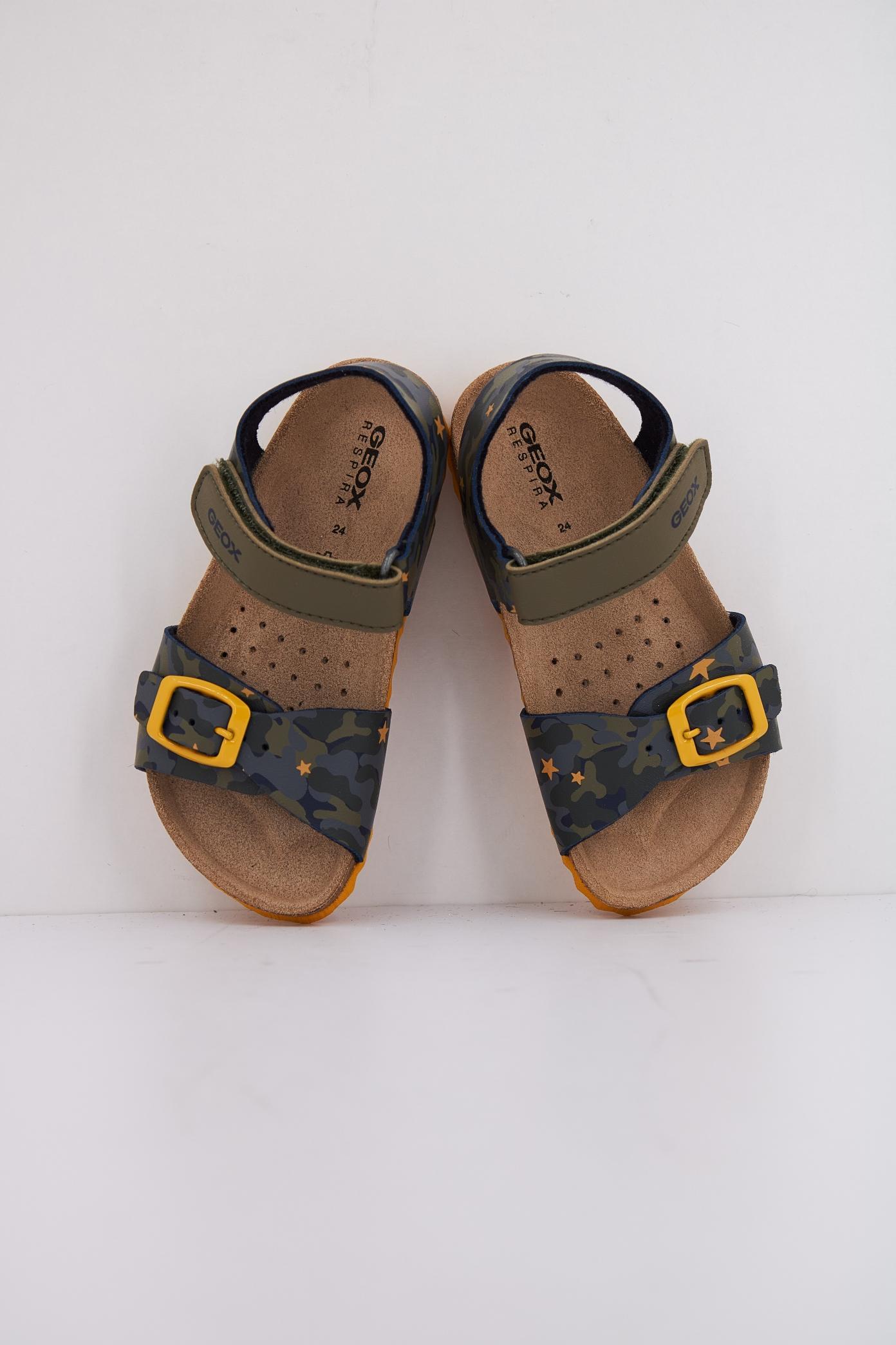GEOX B SANDAL CHALKI BOY en color VERDE (3)