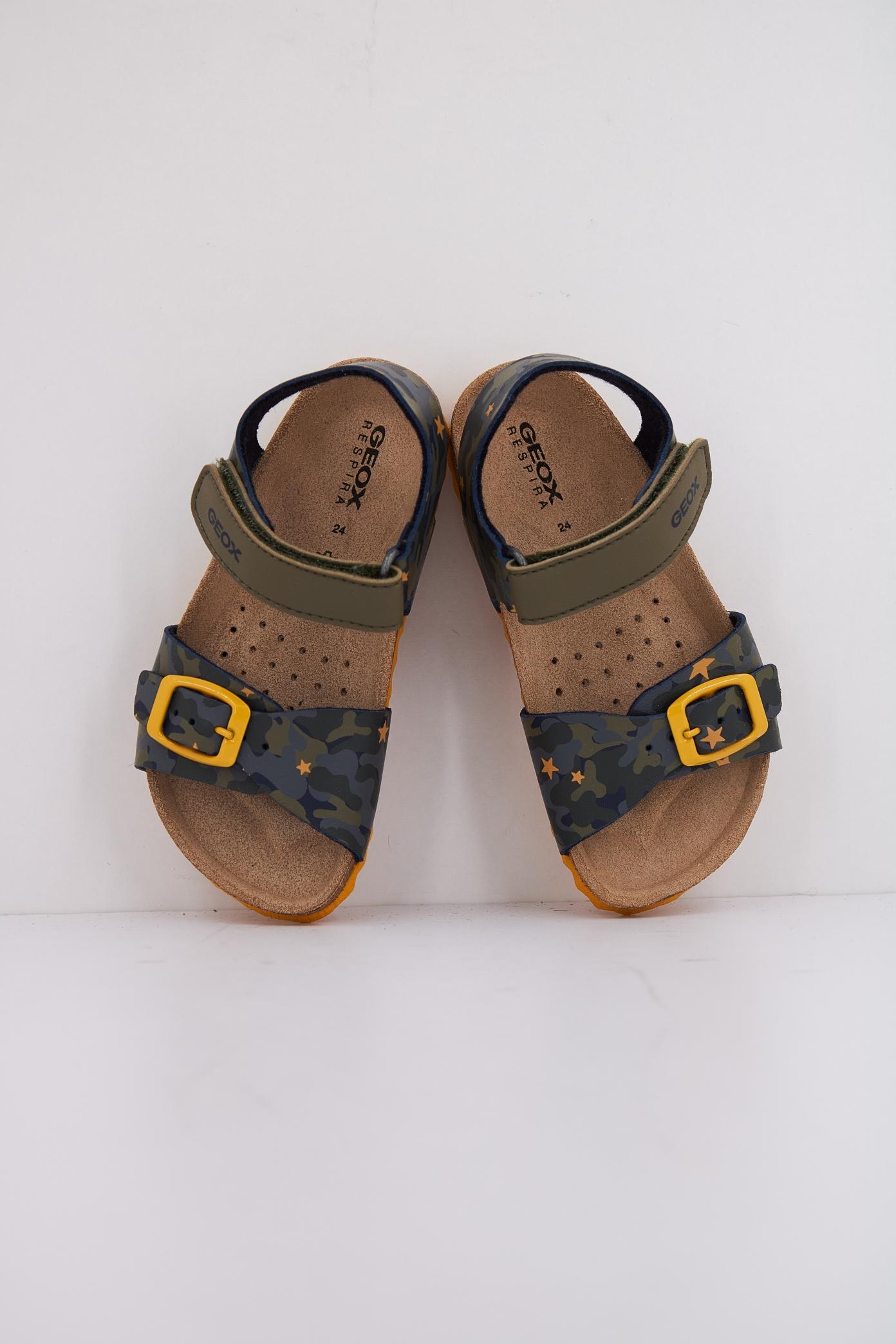 GEOX B SANDAL CHALKI BOY en color VERDE (3)