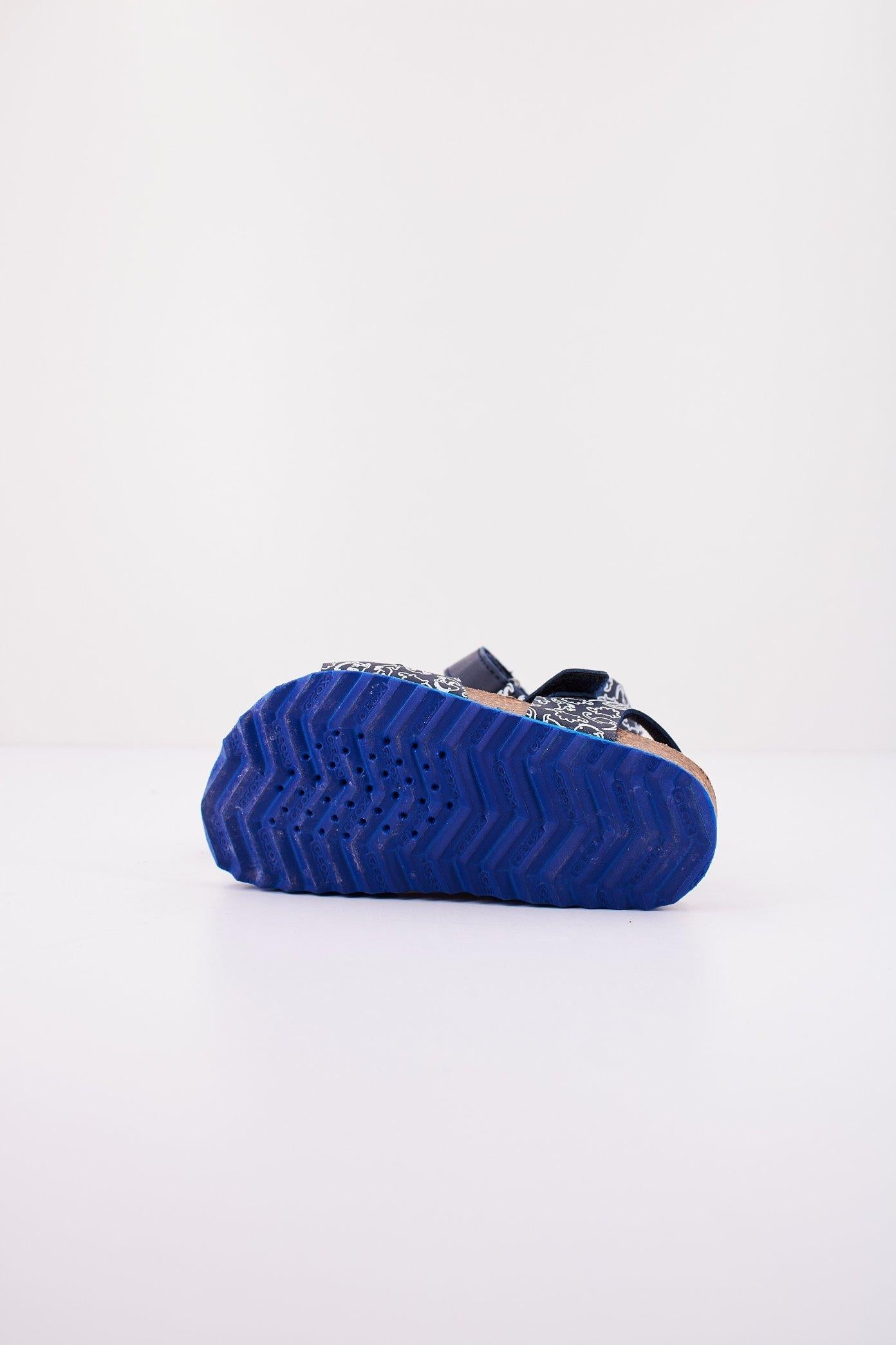 GEOX B SANDAL CHALKI BOY en color AZUL (4)