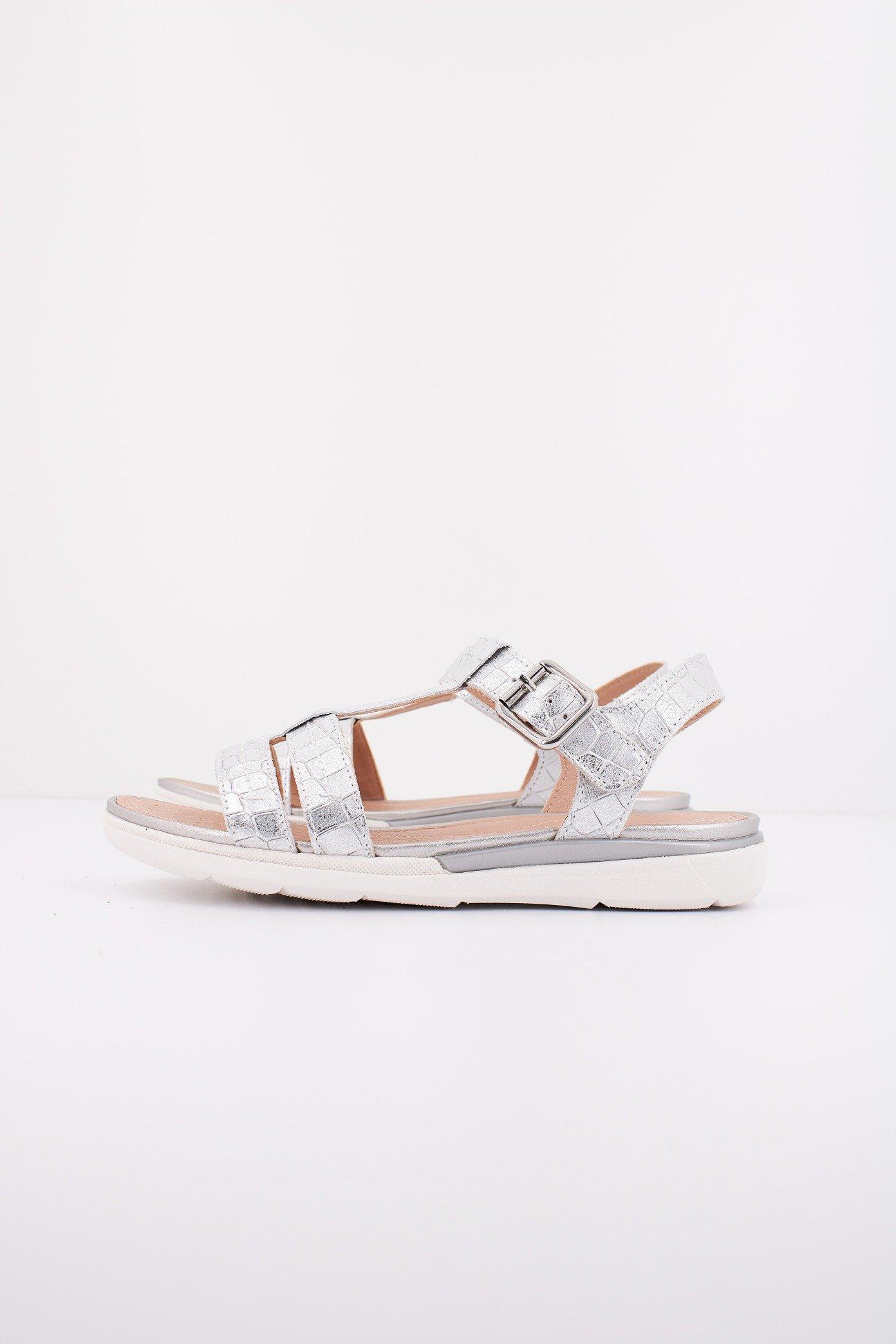 GEOX D SANDAL HIVER en color PLATA (1)