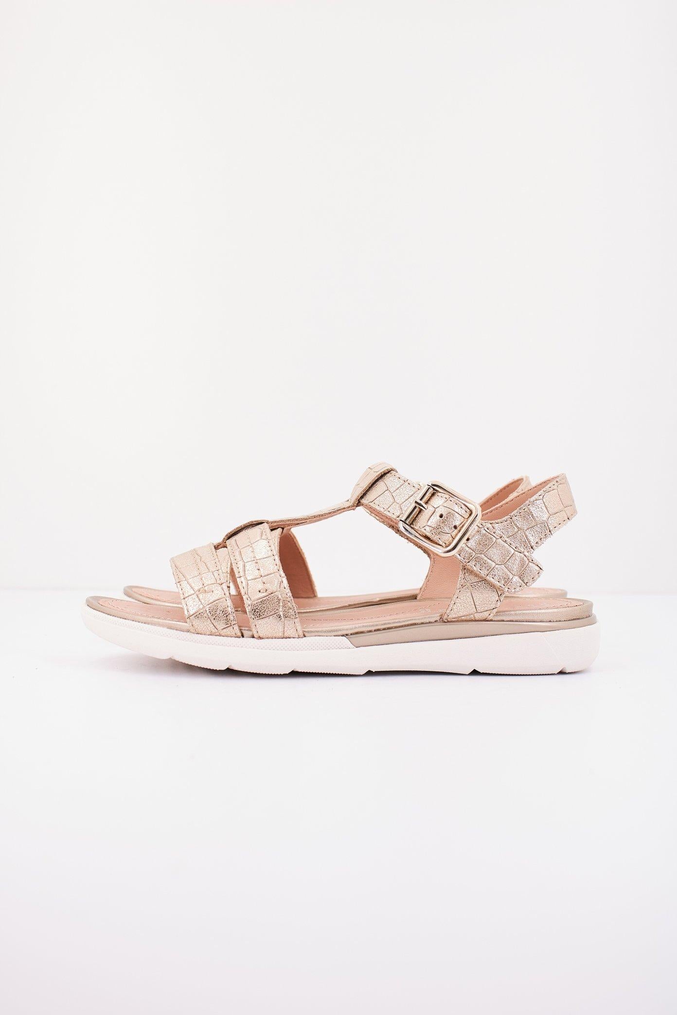 GEOX D SANDAL HIVER en color ORO (1)