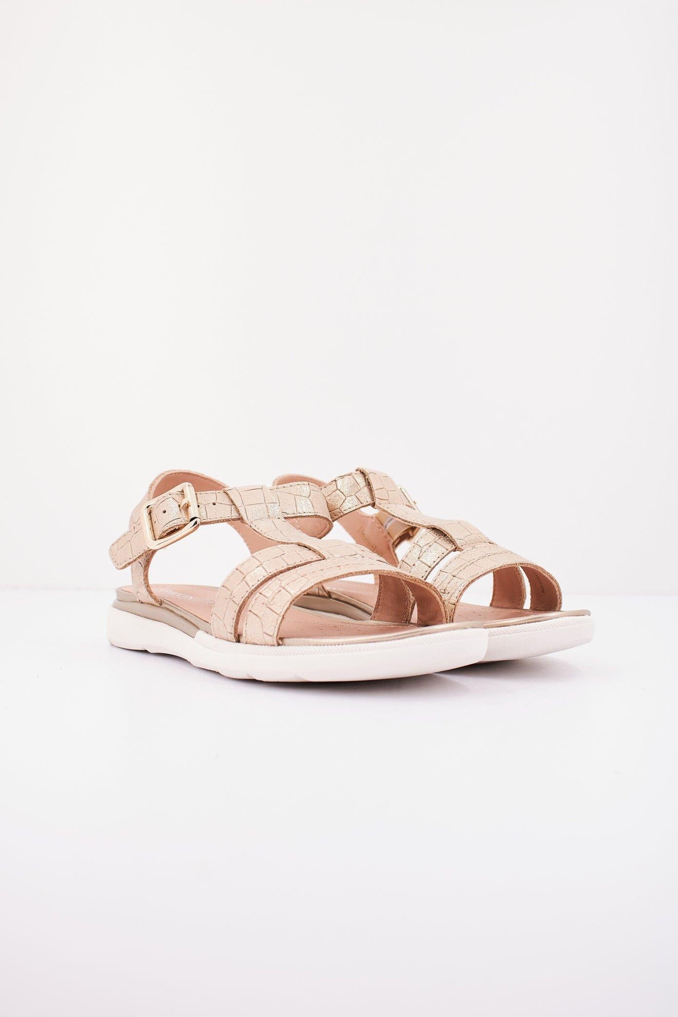GEOX D SANDAL HIVER en color ORO (2)