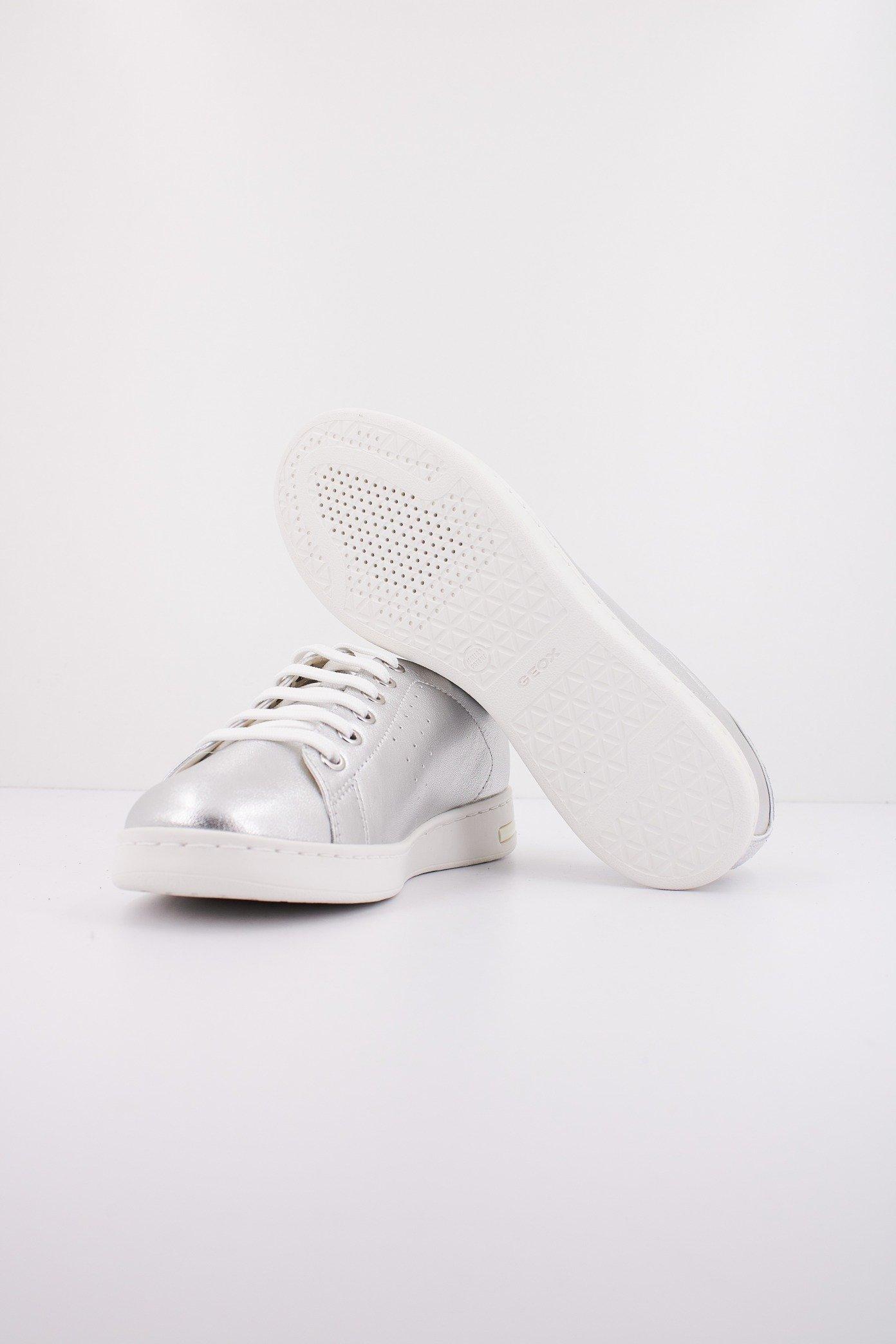 GEOX D JAYSEN en color PLATA (4)