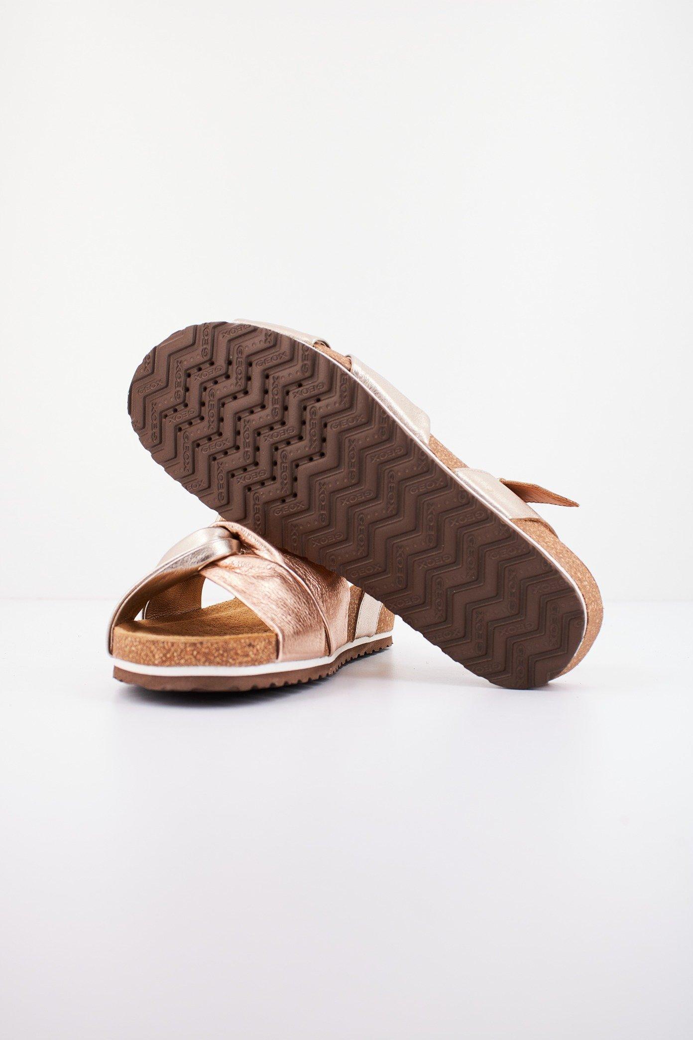 GEOX D SPENSIERATA en color BRONCE (4)
