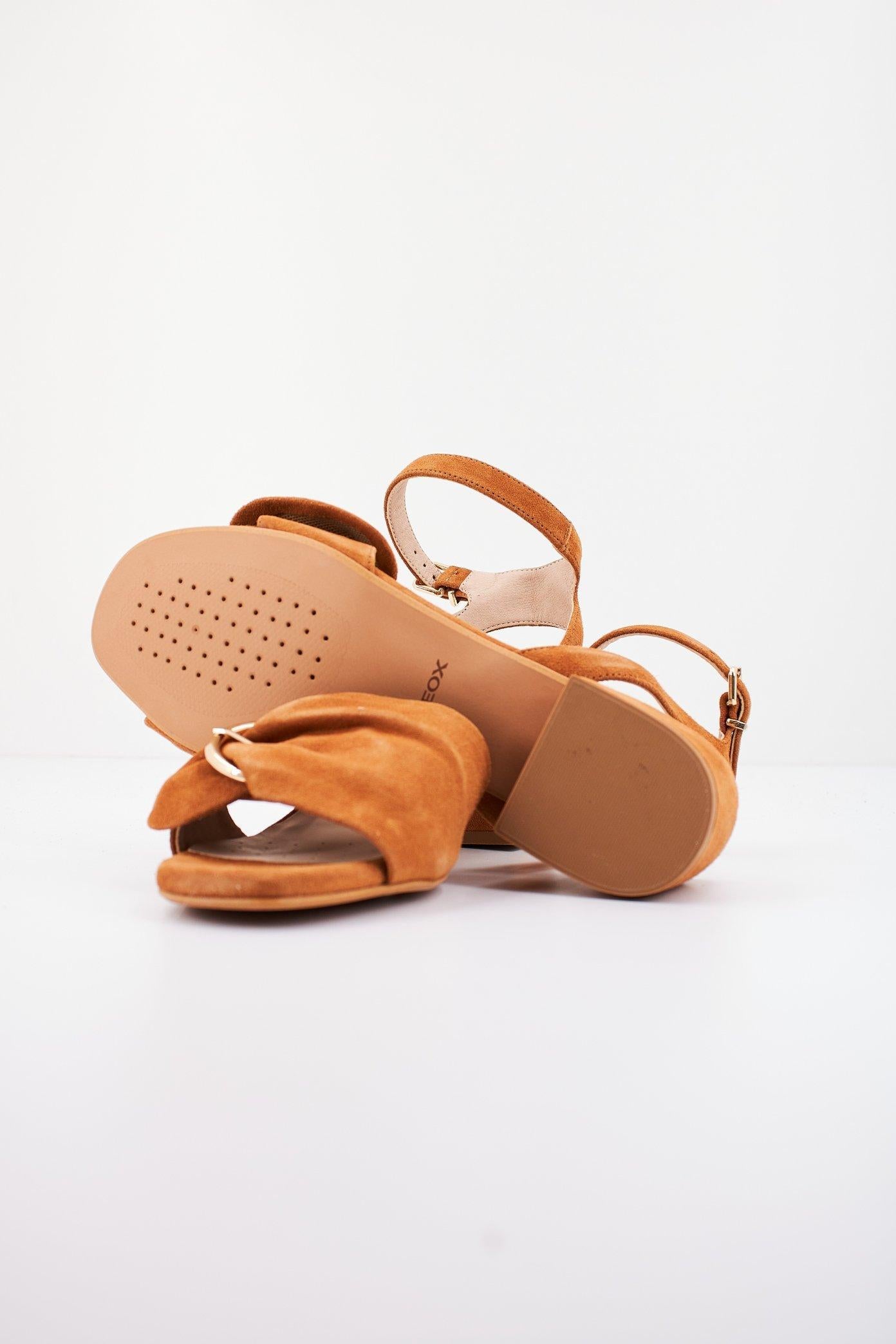 GEOX D LICINA en color MARRON (4)