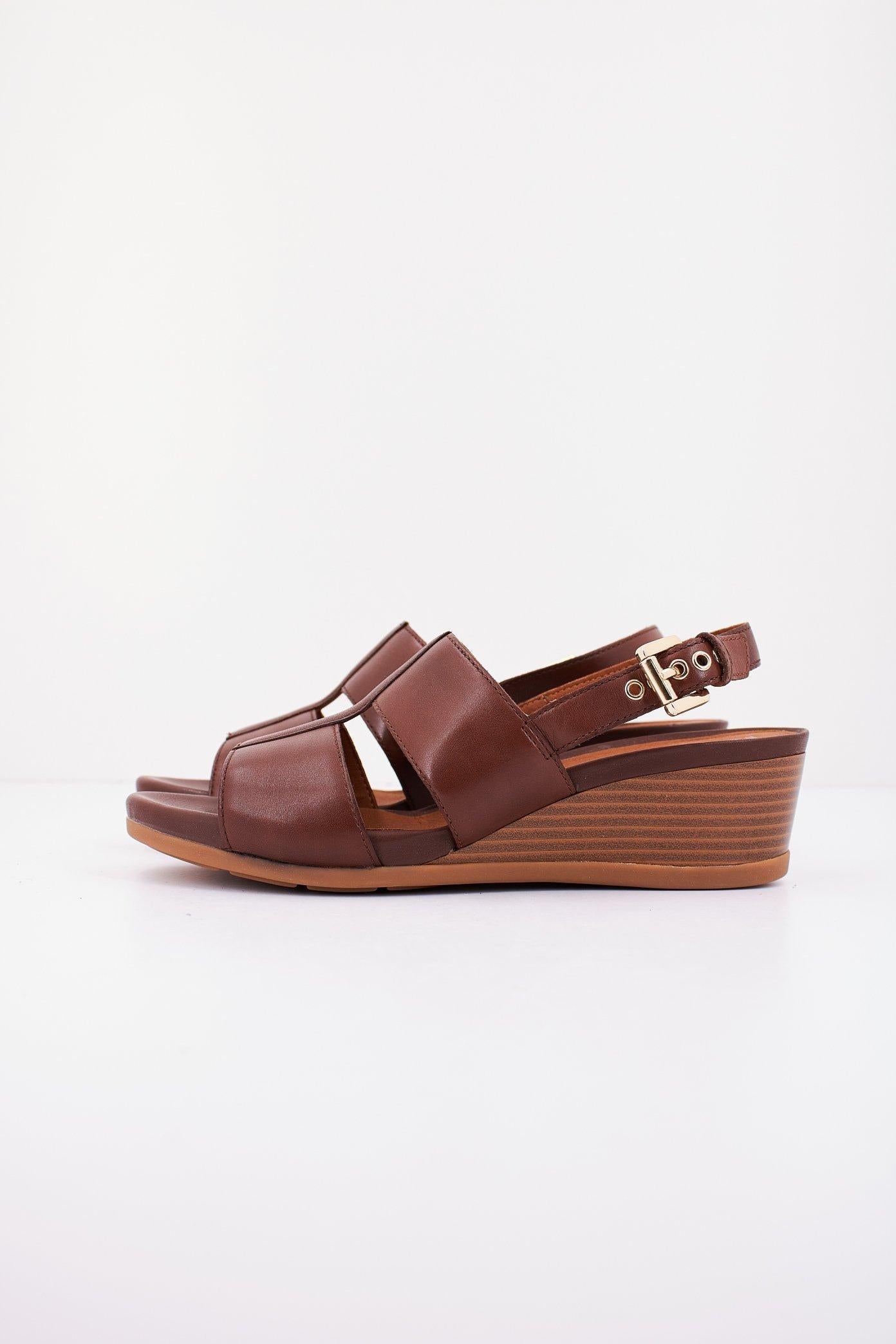 GEOX D MARYKARMEN en color MARRON (1)