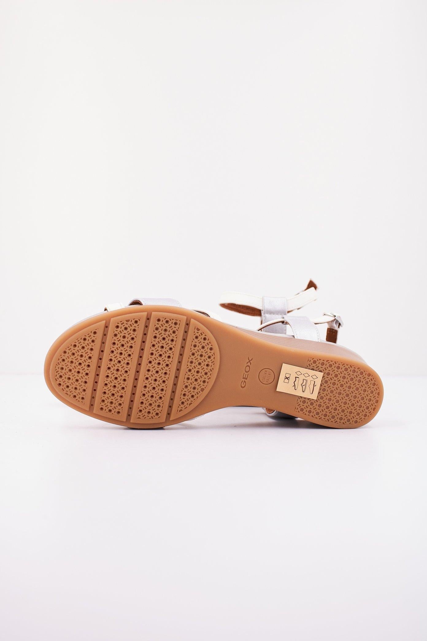 GEOX D MARYKARMEN en color PLATA (4)