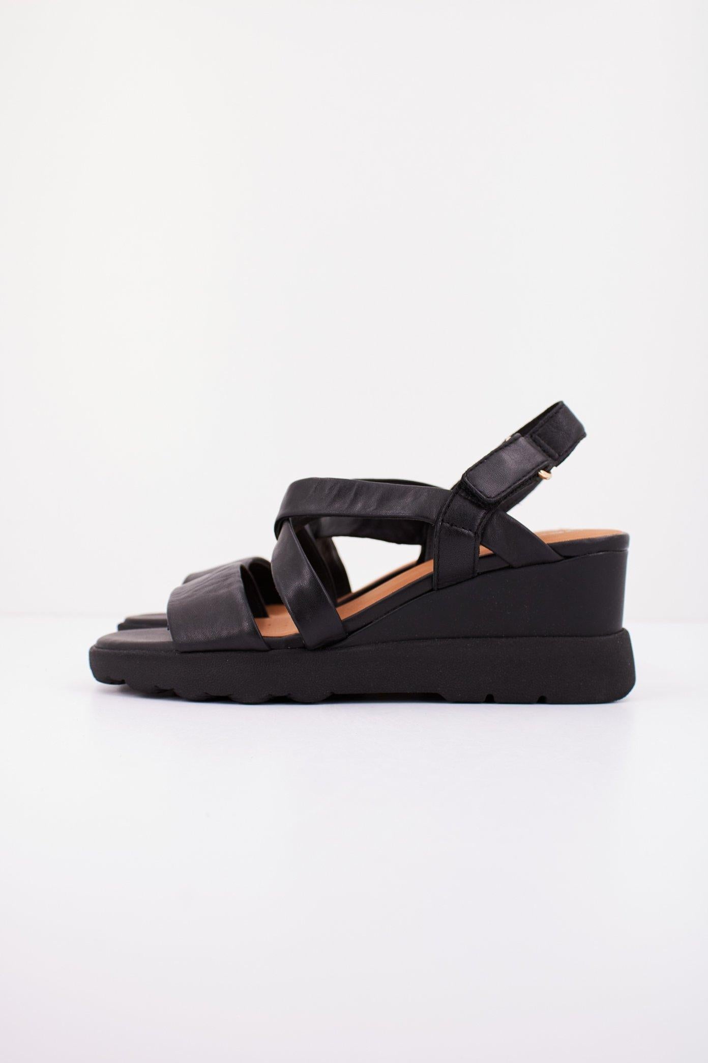 GEOX D SPHERICA EC en color NEGRO (1)