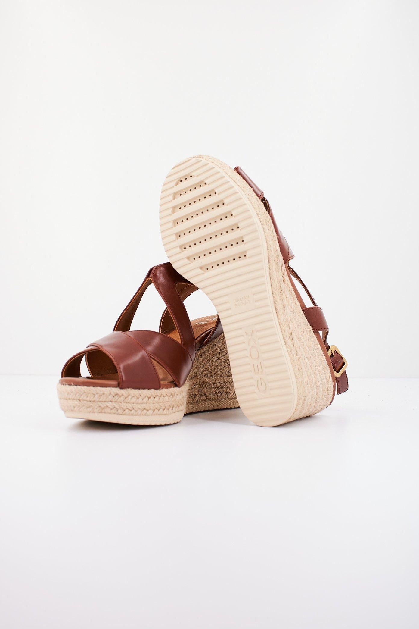 GEOX D PONZA en color MARRON (4)