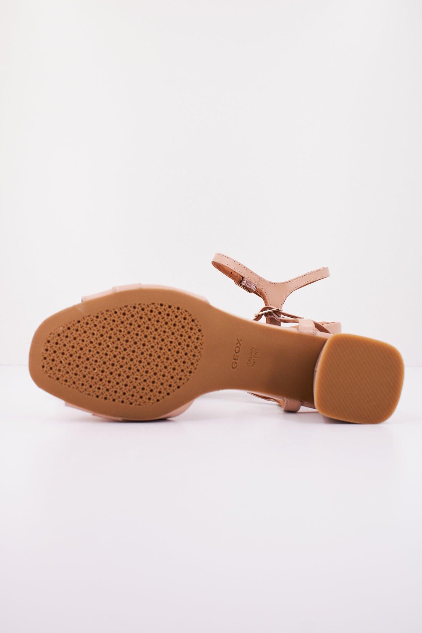 GEOX D GENZIANA MID en color NUDE (4)