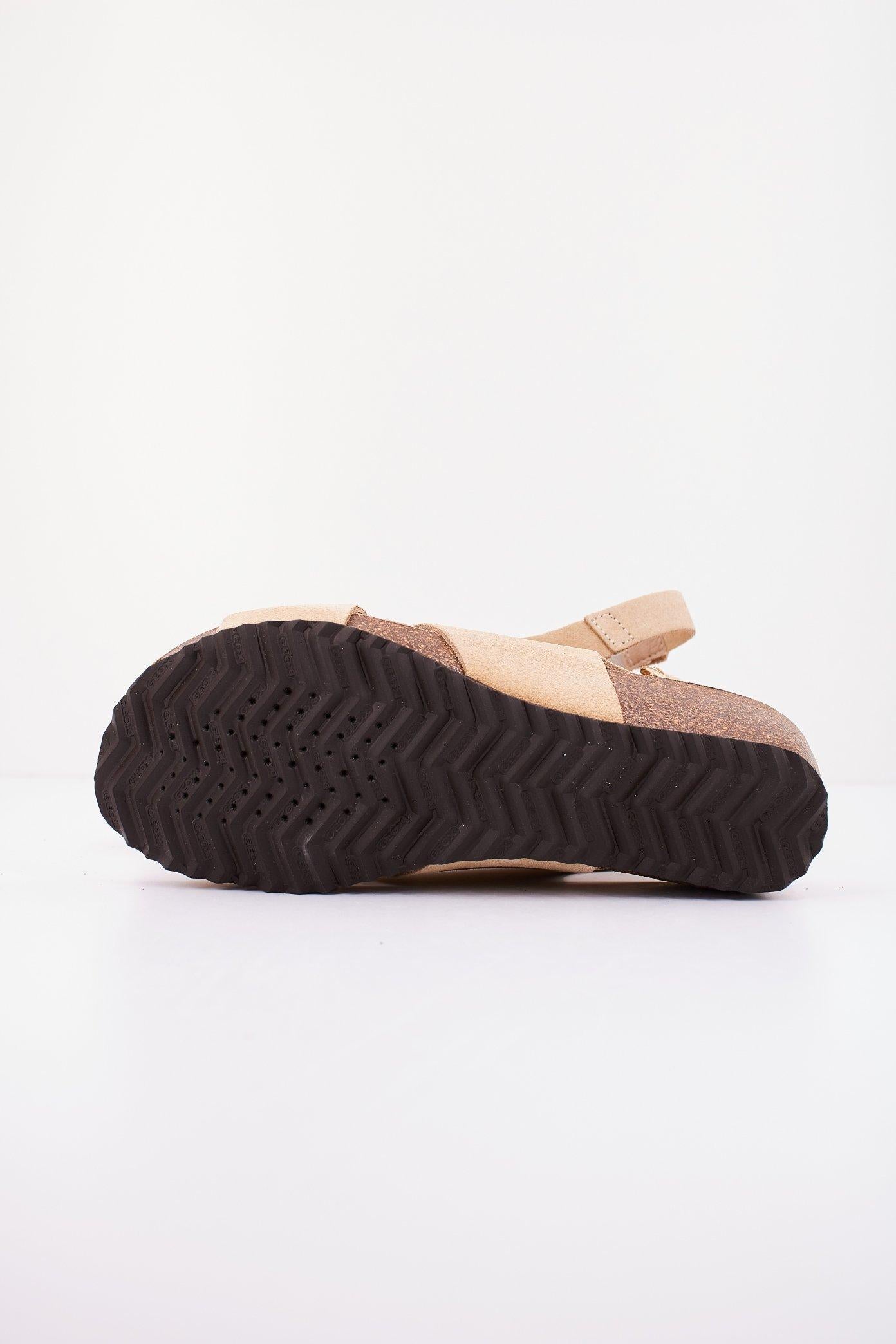 GEOX D STHELLAE en color MARRON CLARO (4)