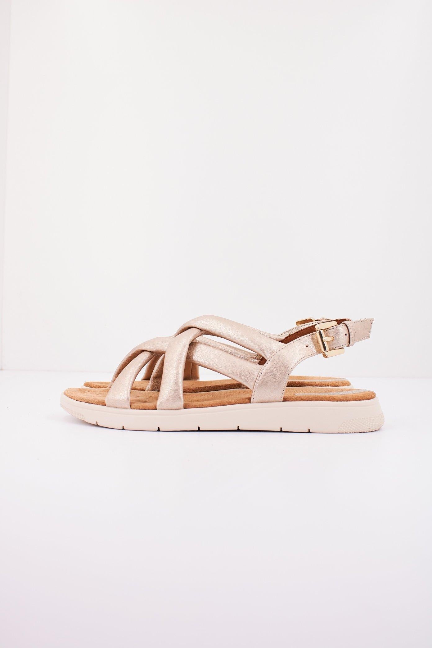 GEOX D DANDRA en color ORO (1)