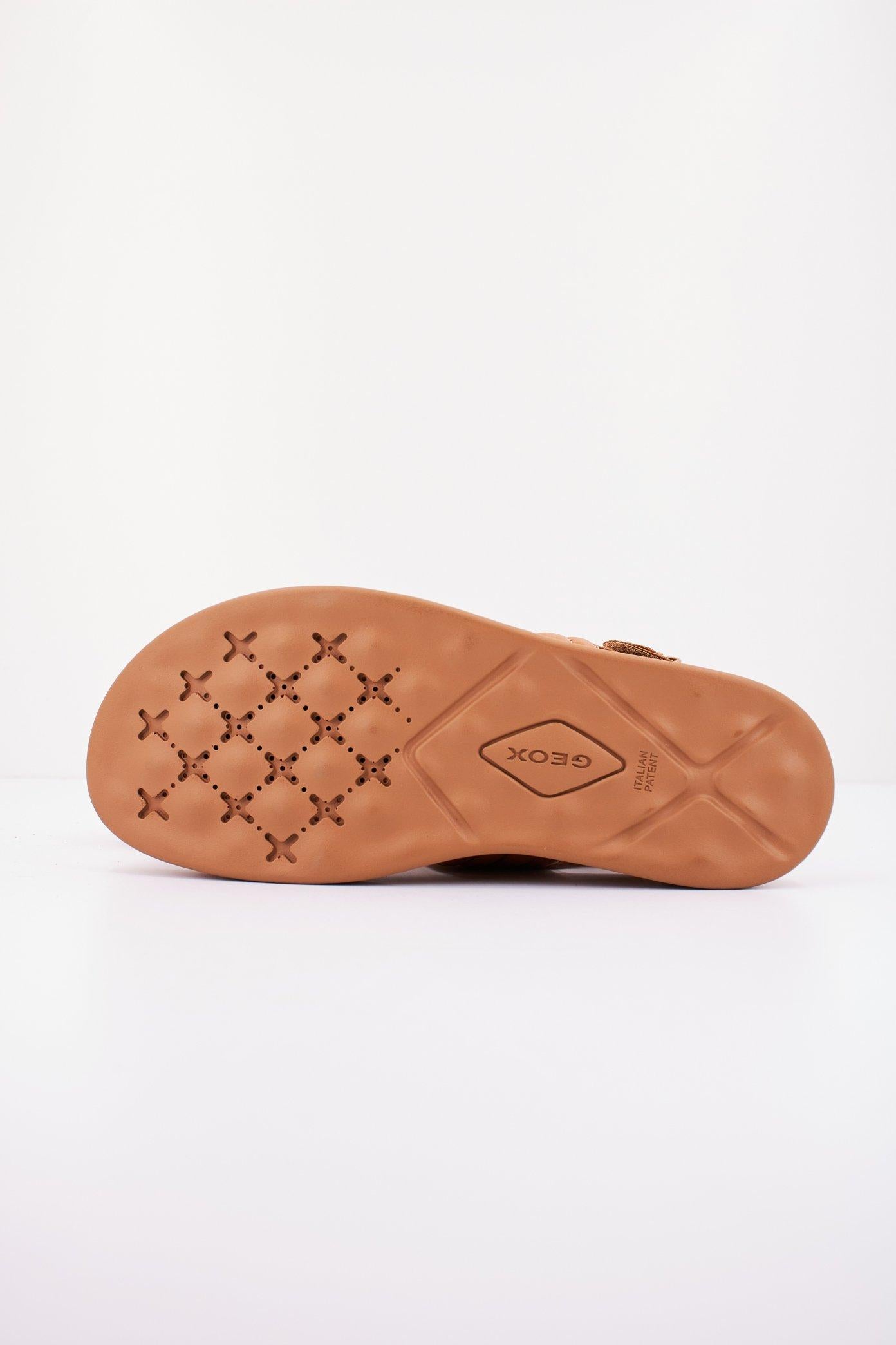 GEOX D XAND S en color MARRON CLARO (4)