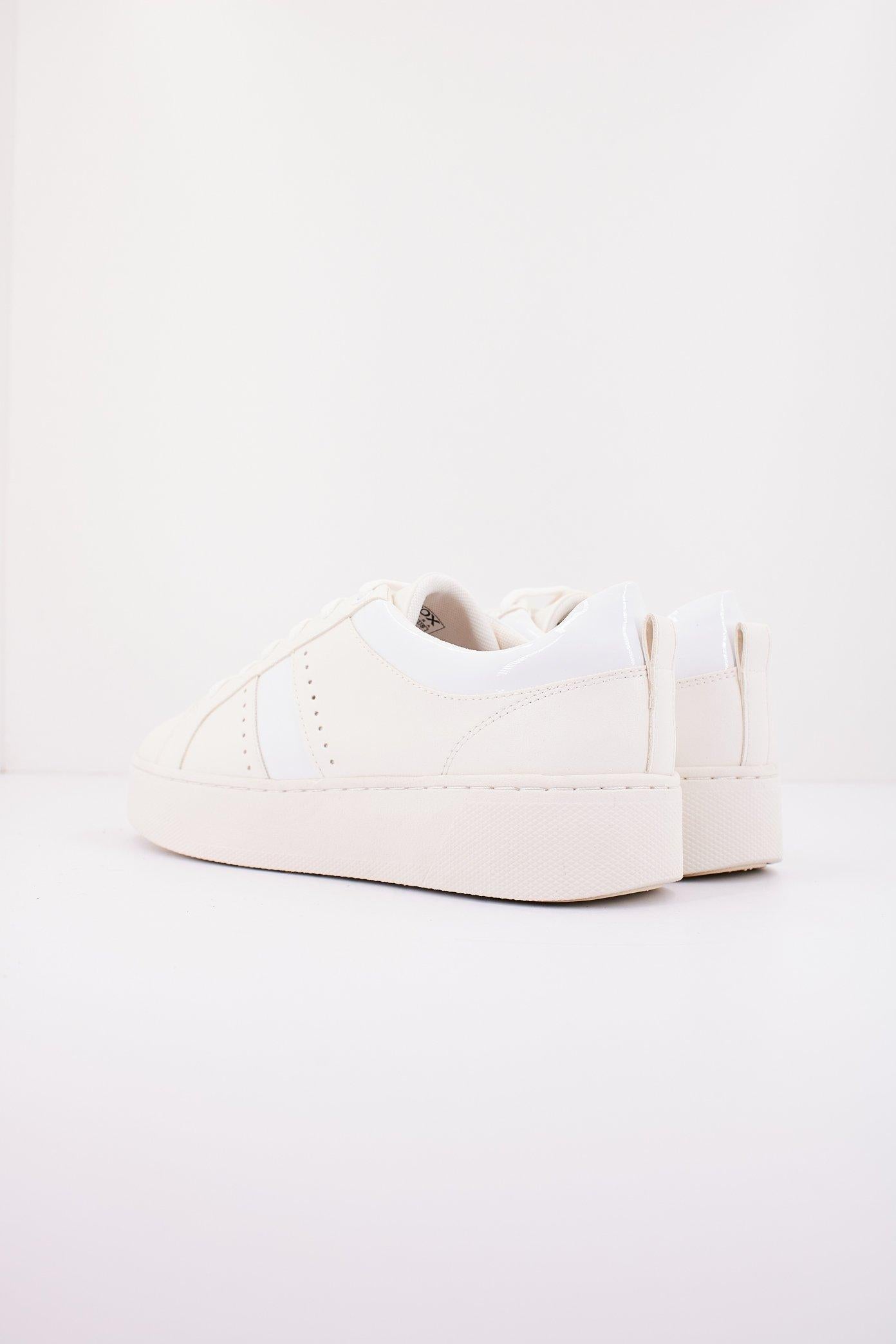 GEOX D SKYELY en color BLANCO (3)