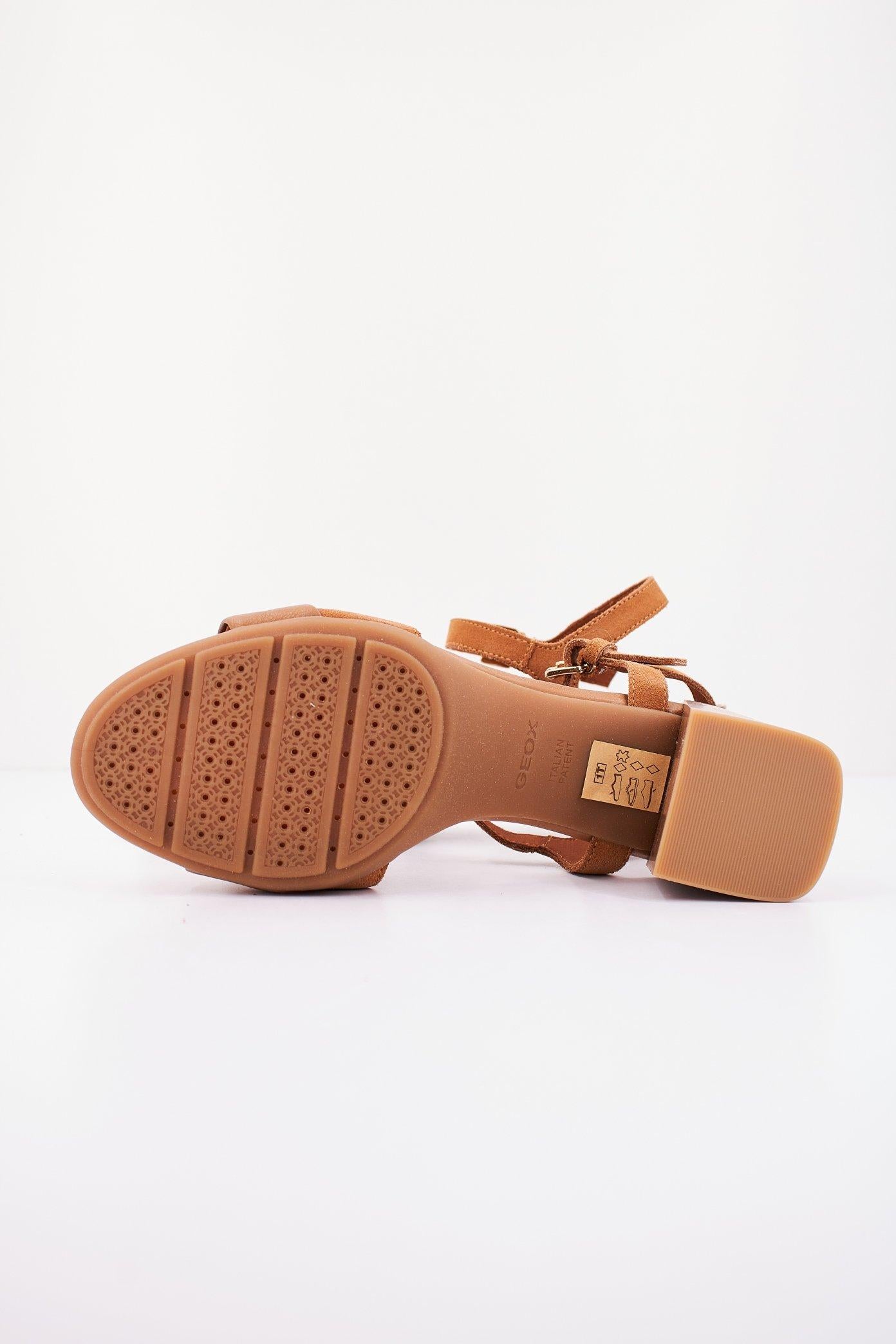 GEOX D NEW MARYKARMEN en color MARRON (4)
