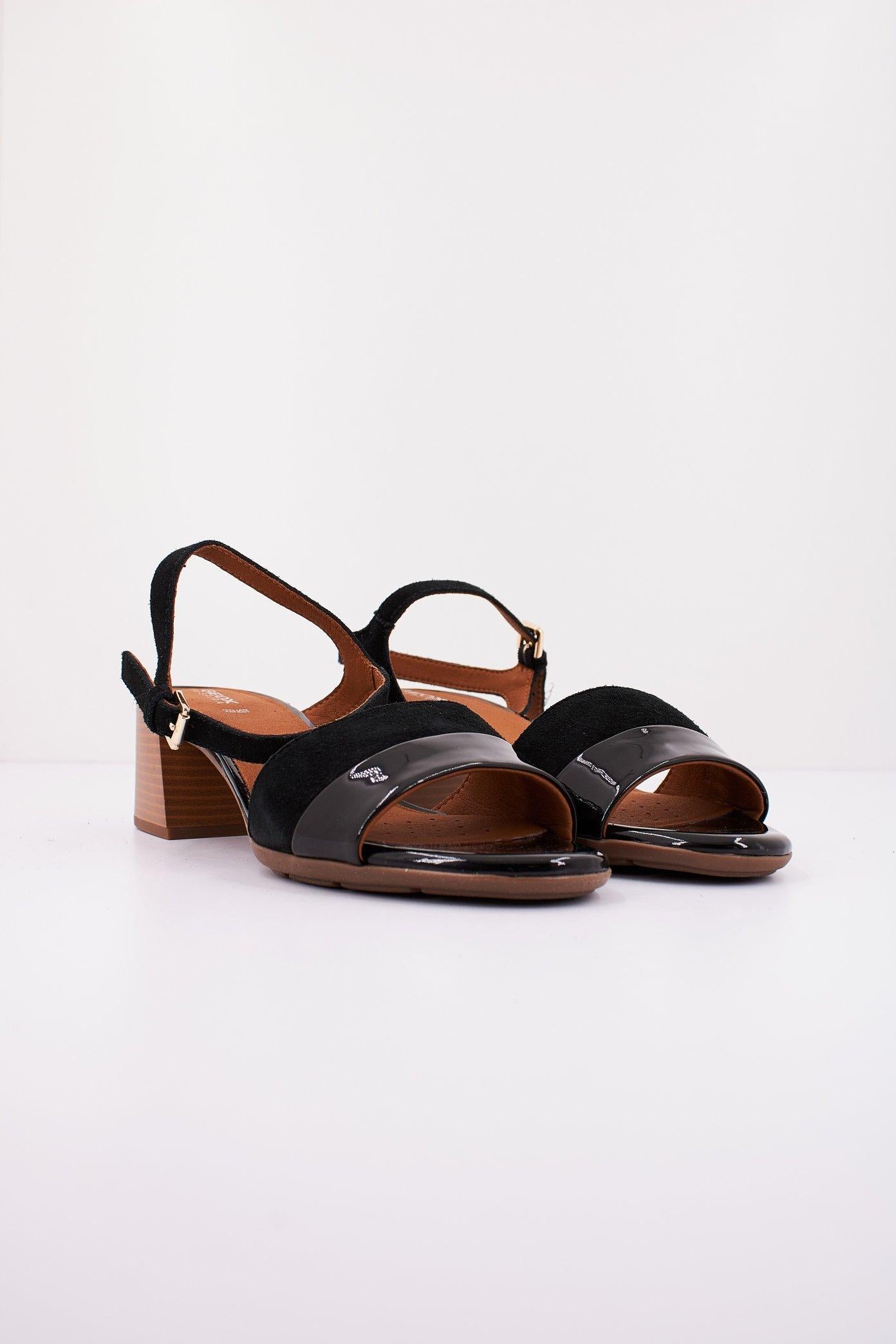 GEOX D NEW MARYKARMEN en color NEGRO (2)