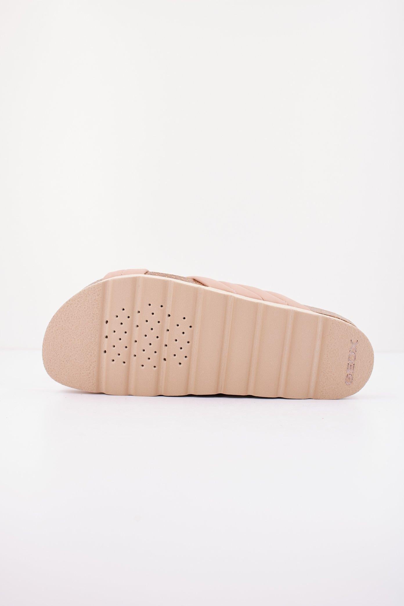 GEOX D BRIONIA HIGH en color NUDE (4)