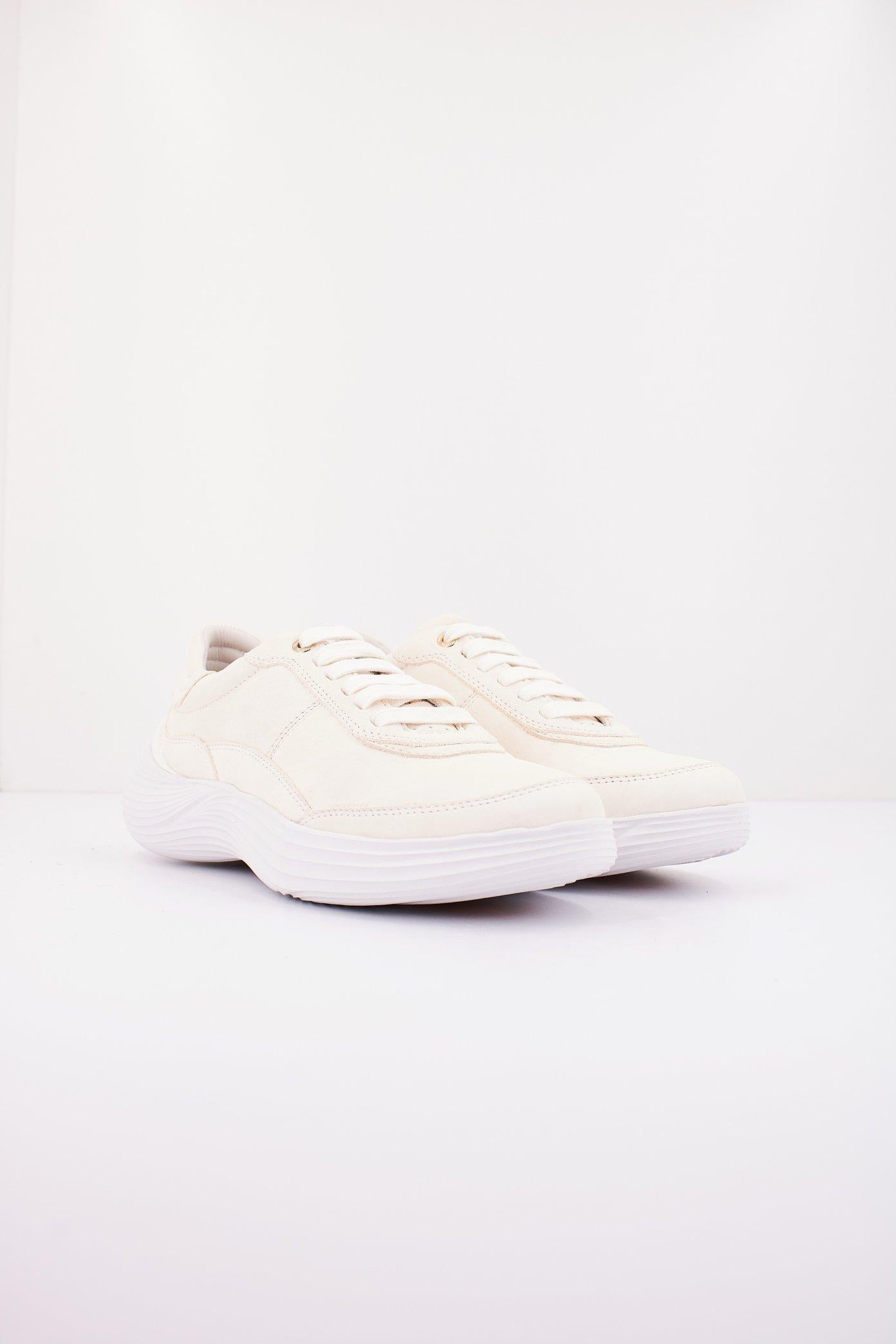 GEOX D FLUCTIS en color BLANCO (2)