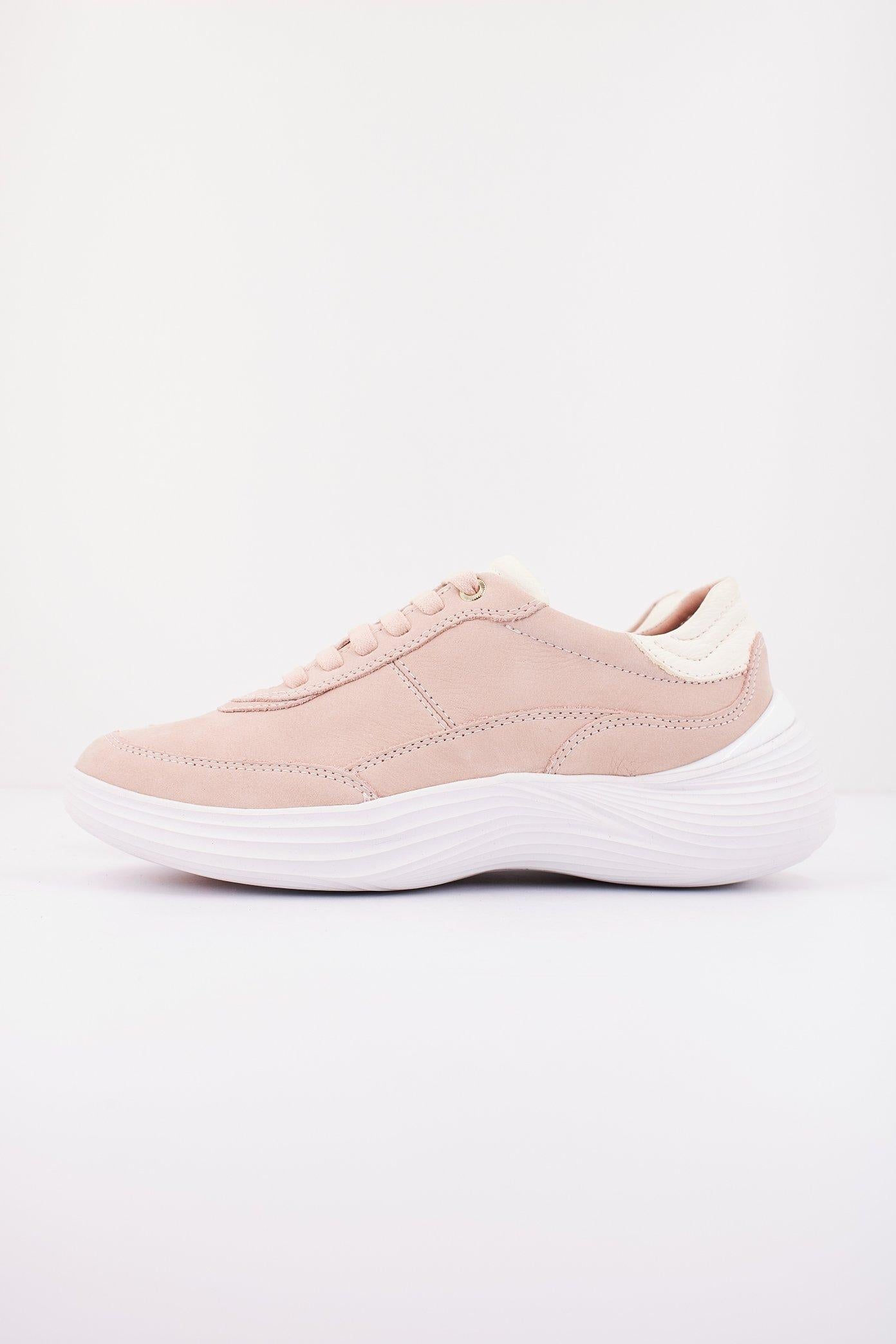 GEOX D FLUCTIS en color NUDE (1)