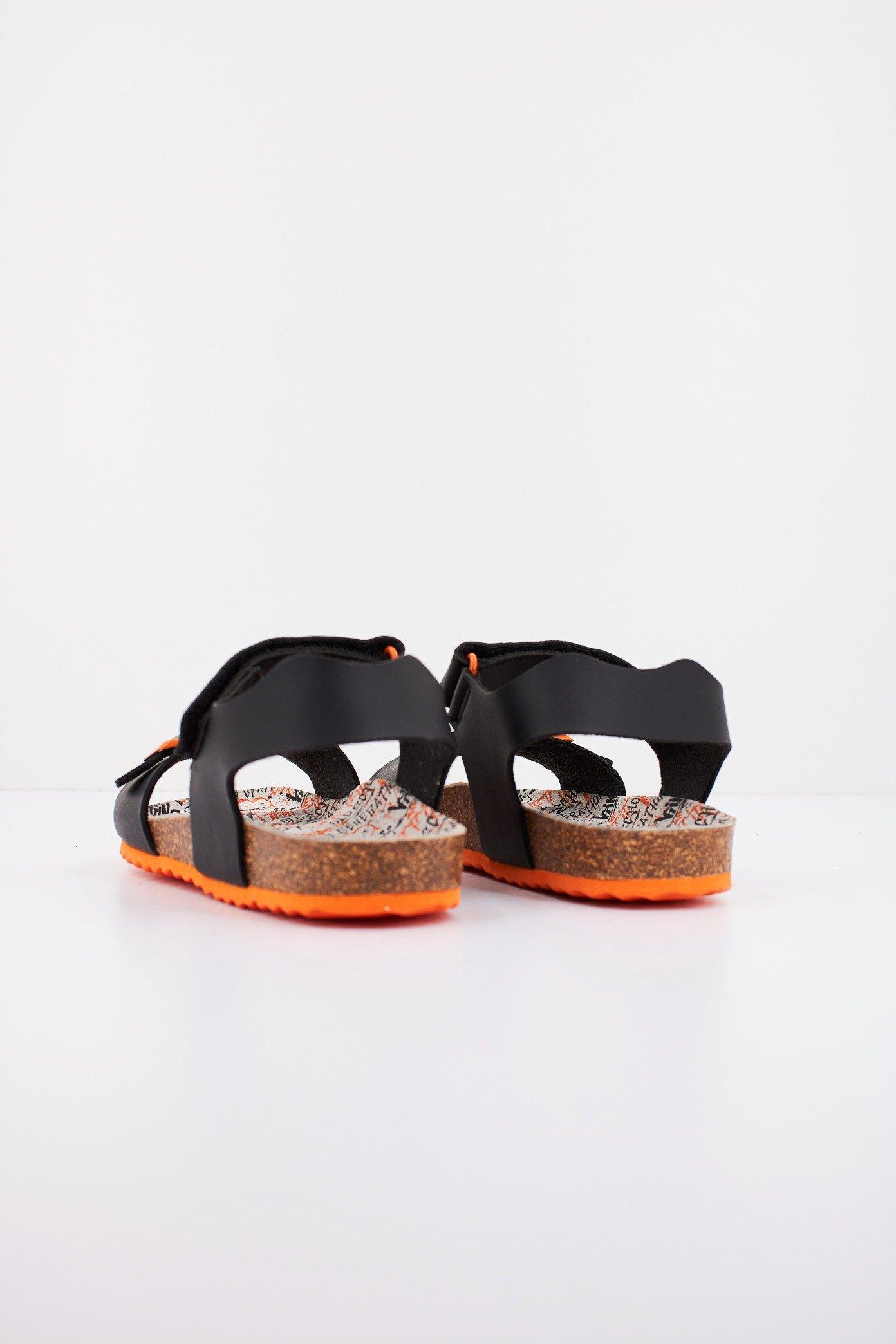 GEOX J GHITA BOY en color NEGRO (3)