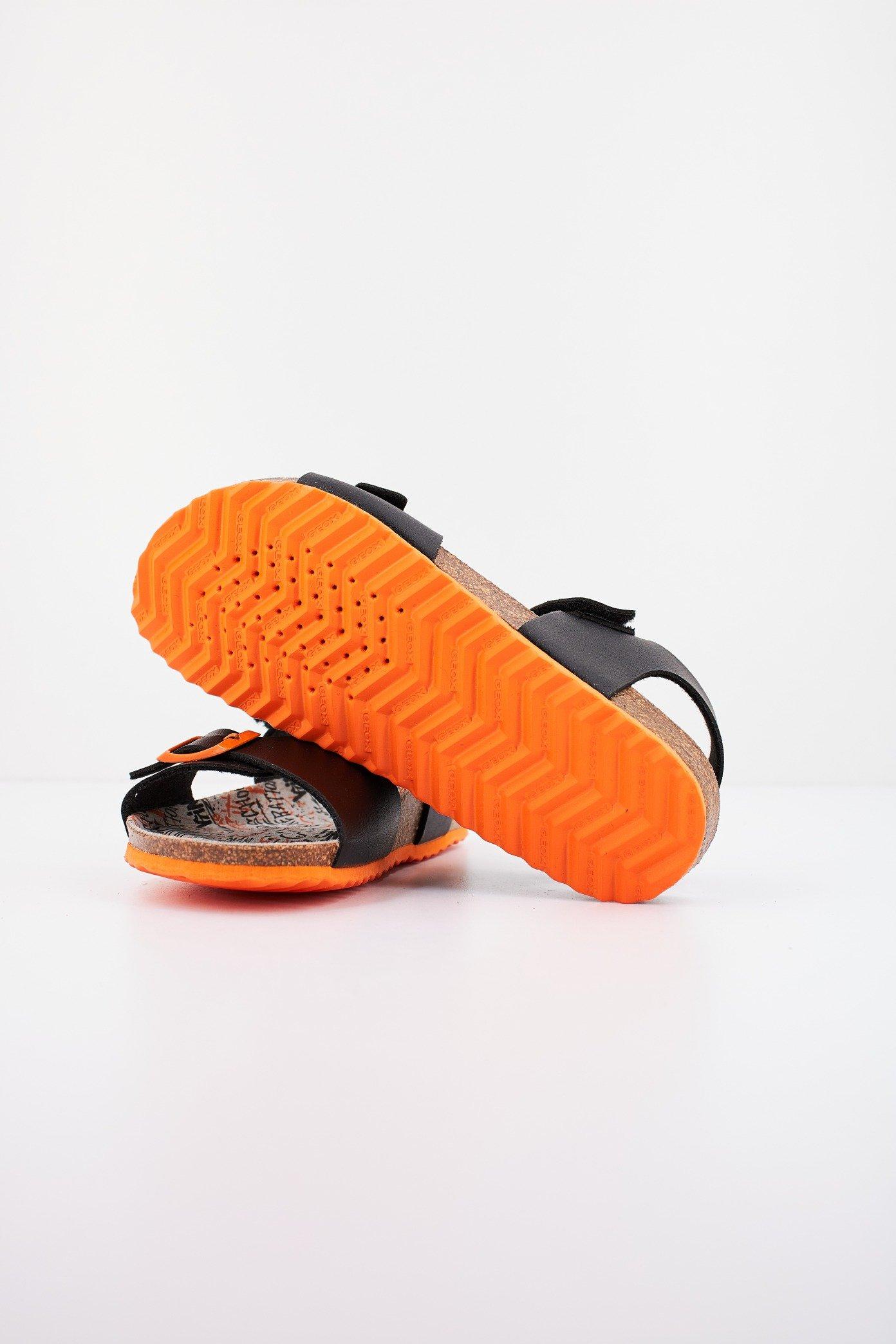 GEOX J GHITA BOY en color NEGRO (4)